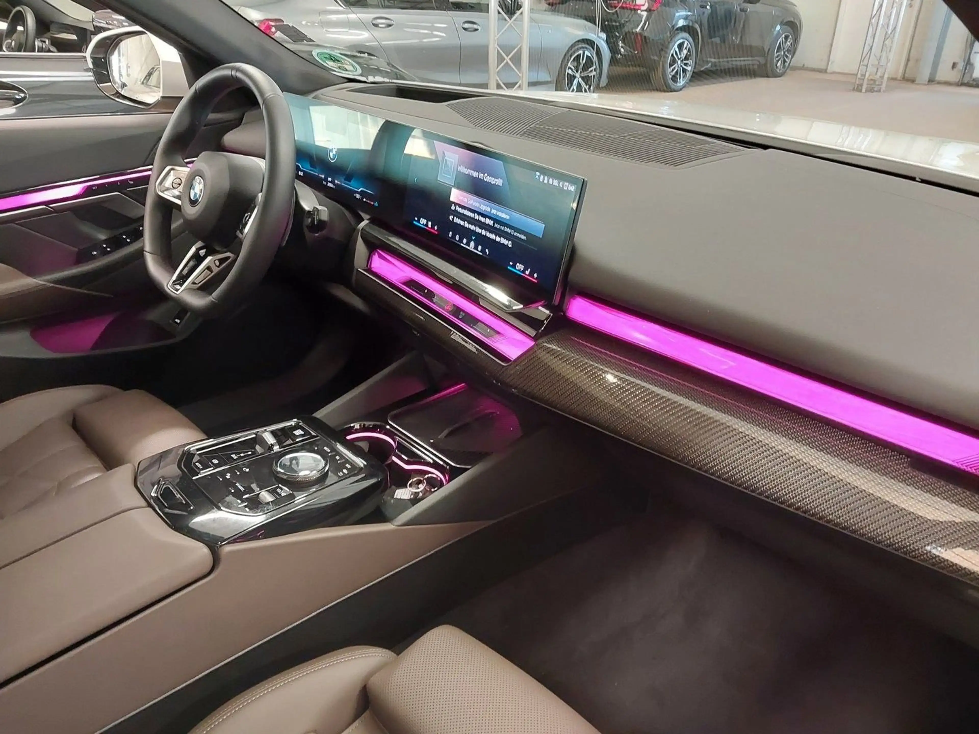 BMW 520 d Tour M Sport AHK PANO STHZ ACC 360° HUD KZU — photo 7