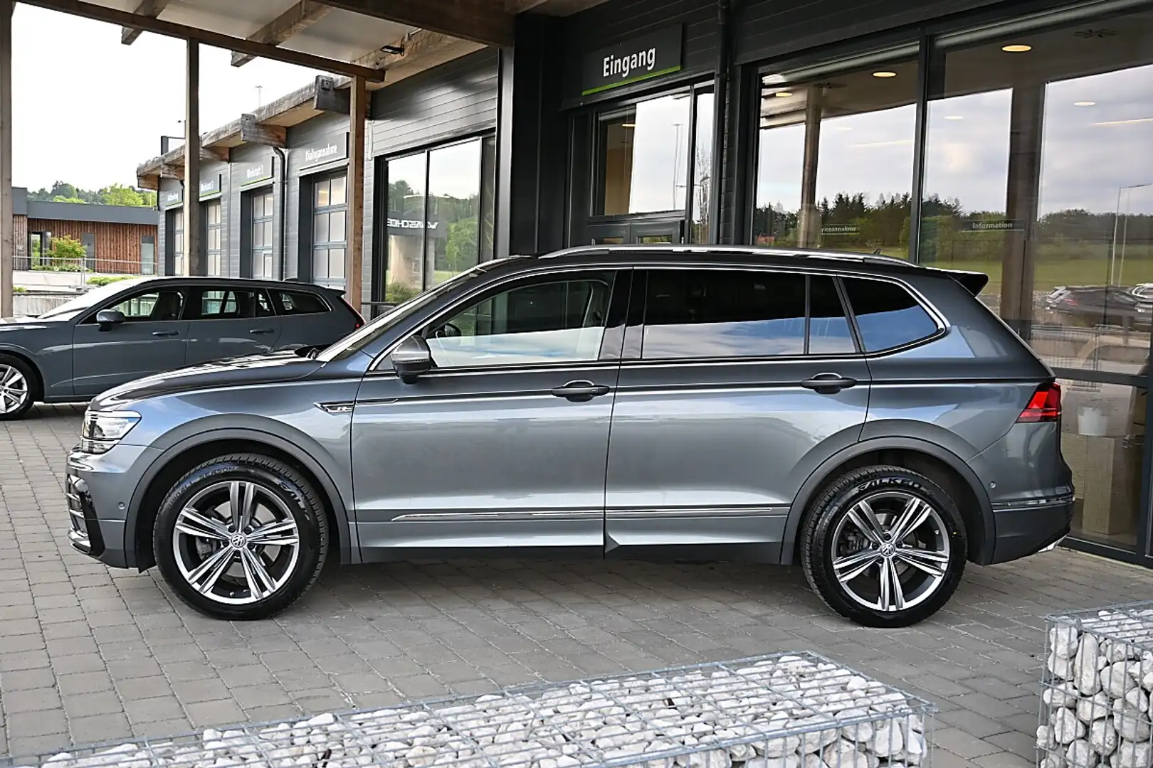 Volkswagen Tiguan Allspace Tiguan 2,0 TDI SCR 4Motion 7 Sitze Allspace Hig... Grau - 2