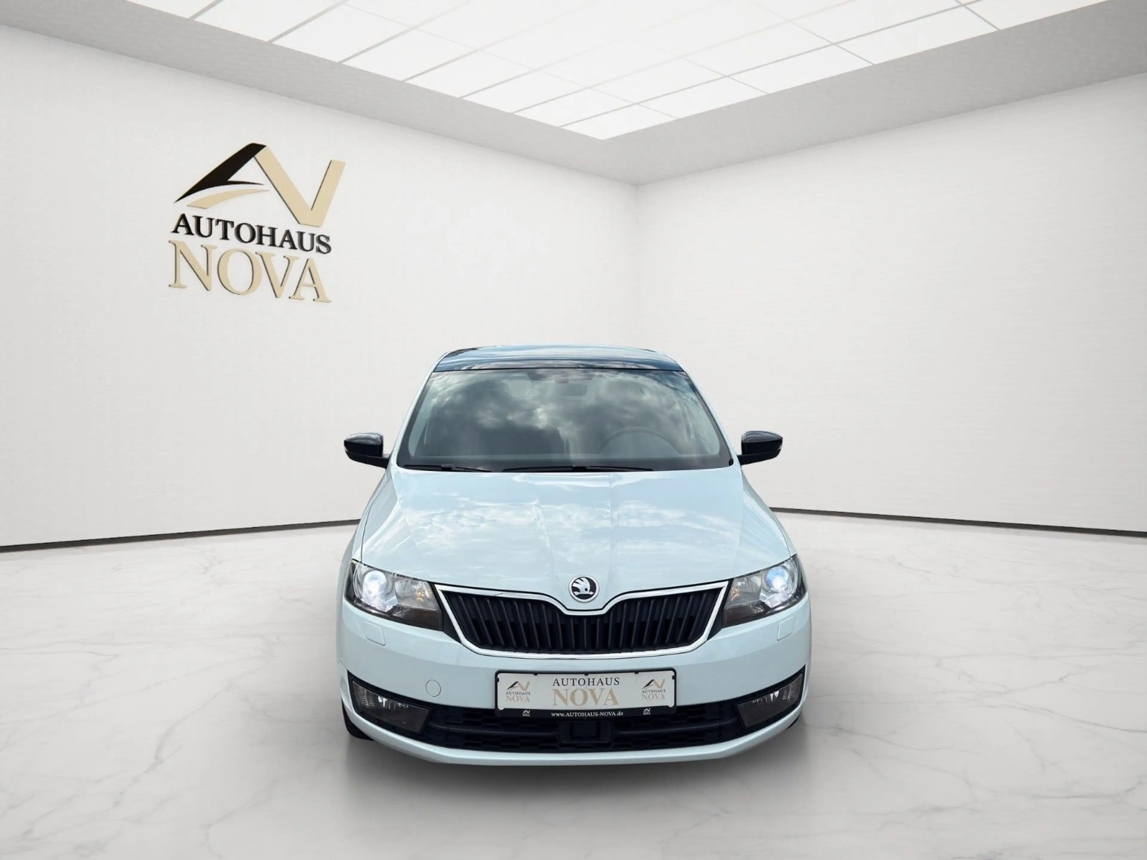 Skoda Rapid/Spaceback Spaceback Edition-DSG-NAVI-PANO-PDC-SHZ-