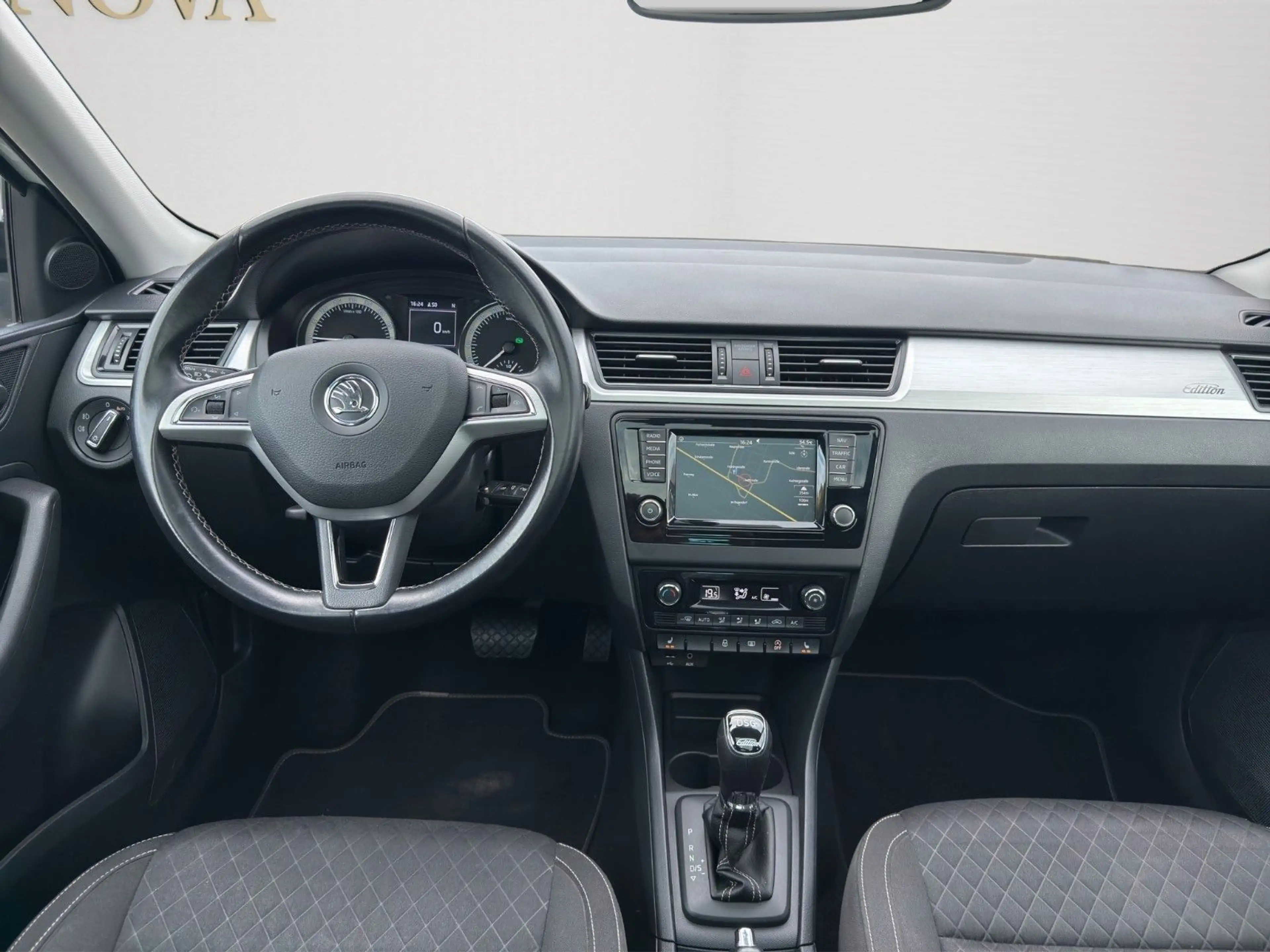 Skoda Rapid/Spaceback Spaceback Edition-DSG-NAVI-PANO-PDC-SHZ- — photo 12