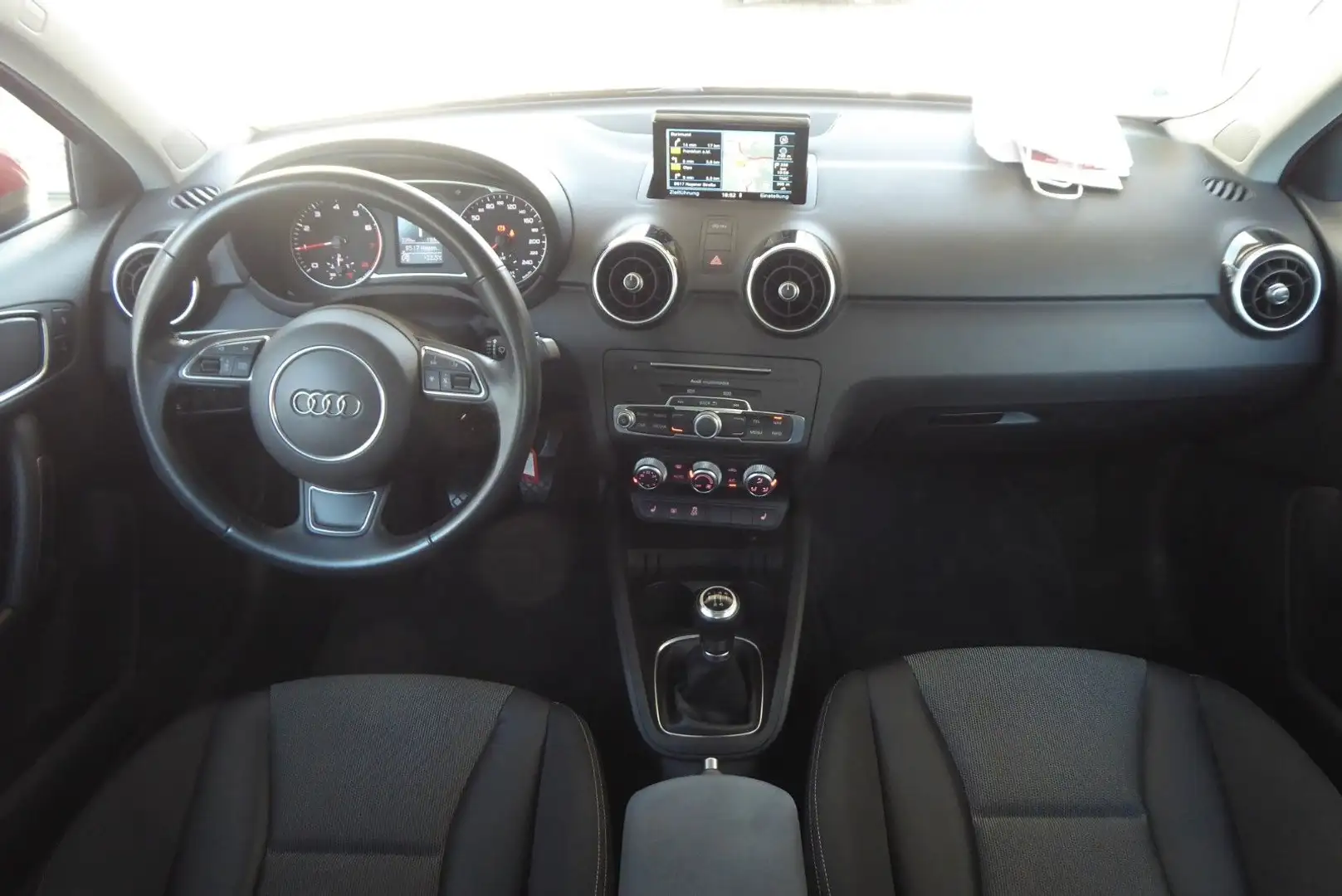 Audi A1 1.0 TFSI ultra sport Rot - 2