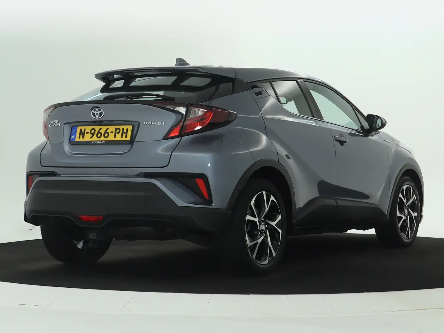 Toyota C-HR 1.8 Hybrid Dynamic Grijs - 2