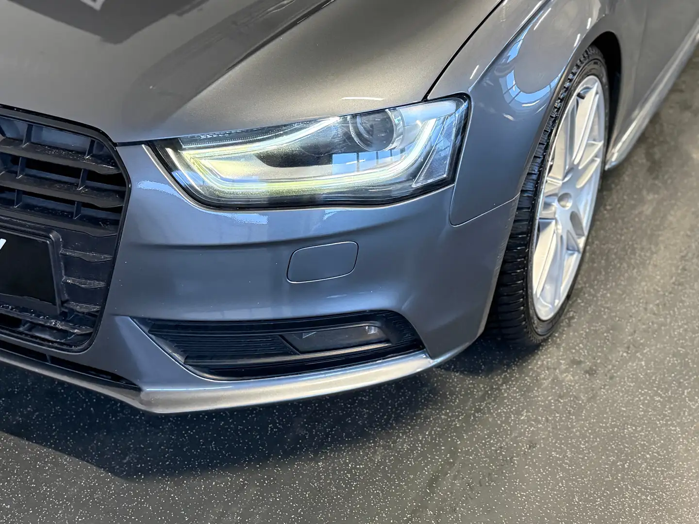 Audi A4 3,0TDI quattro  S-Line Sport Finanzierung Grau - 2