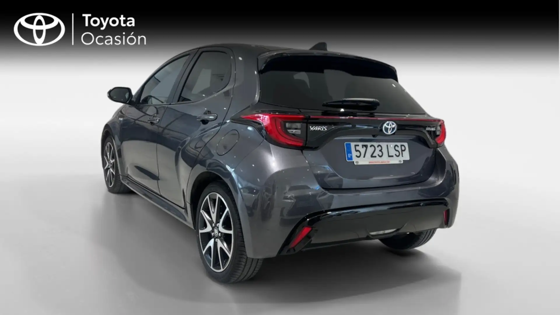 Toyota Yaris BERLINA CON PORTON 1.5 VVT-I HYBRID STYLE 116 5P Gris - 2