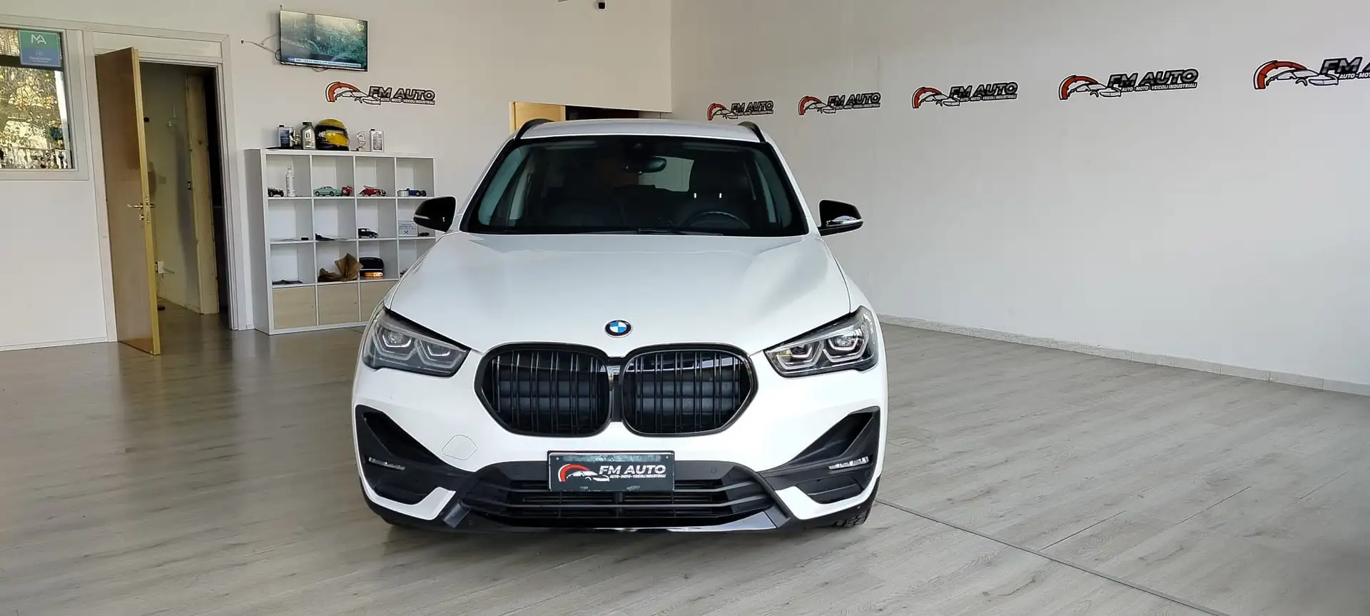 BMW X1 X1 F48 2019 sdrive16d xLine Plus auto Weiß - 1