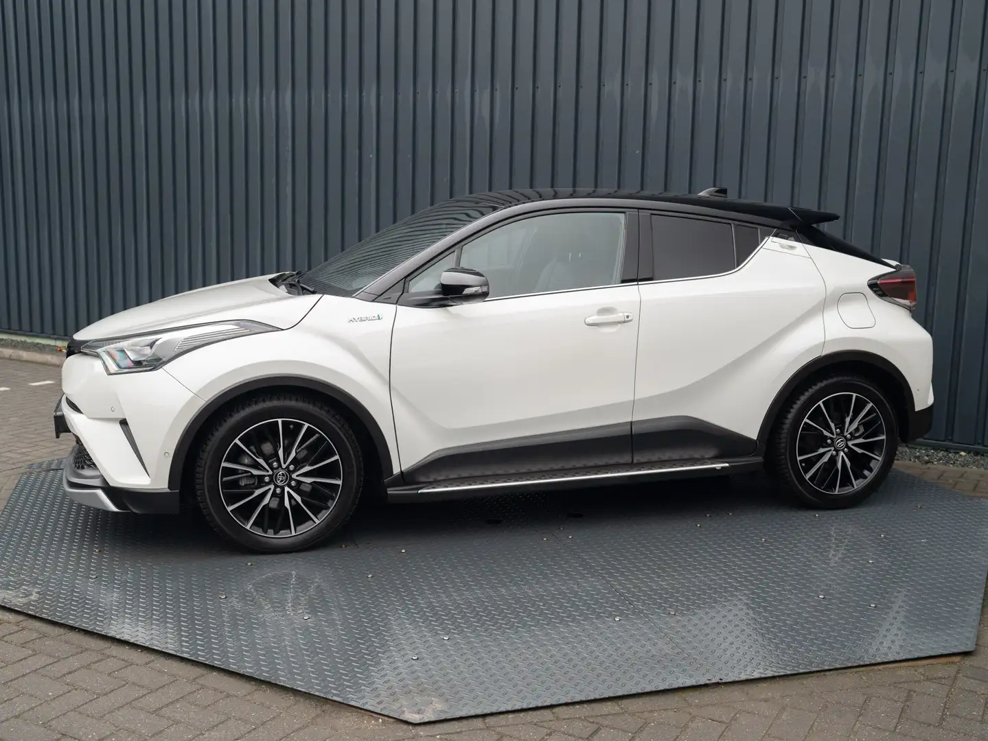 Toyota C-HR 1.8 Hybrid Bi-Tone Plus | Full Led | JBL | Leder | Blanc - 2