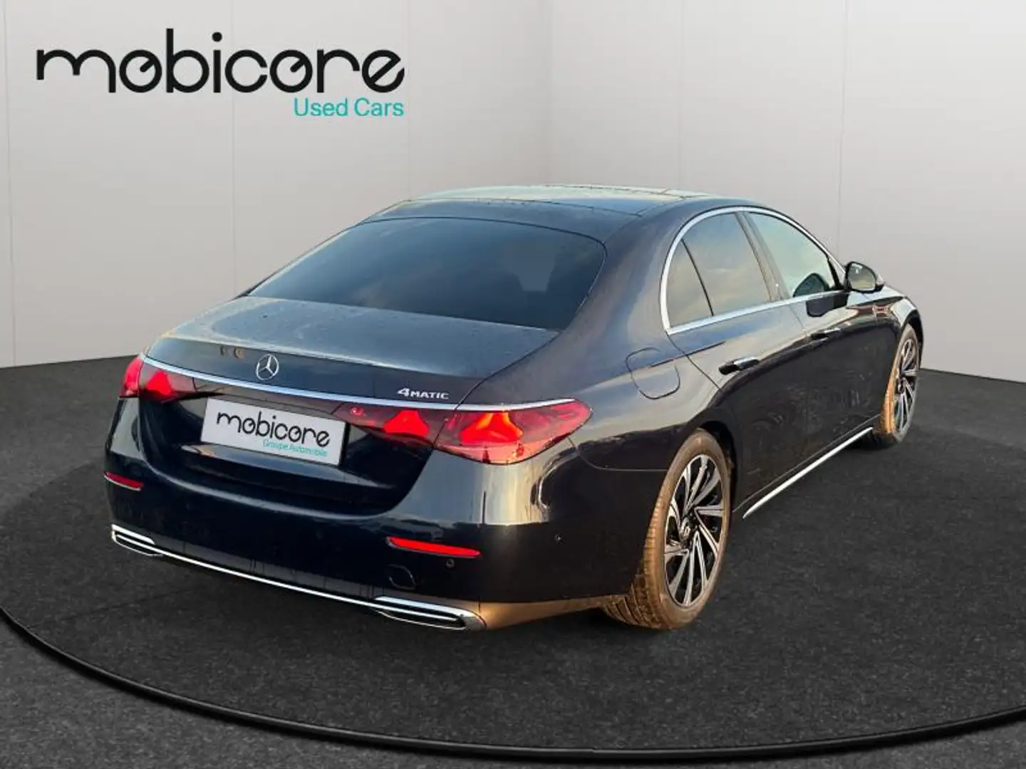 Mercedes-Benz E 220 4MATIC Exclusive Line Full / Diesel Blau - 2