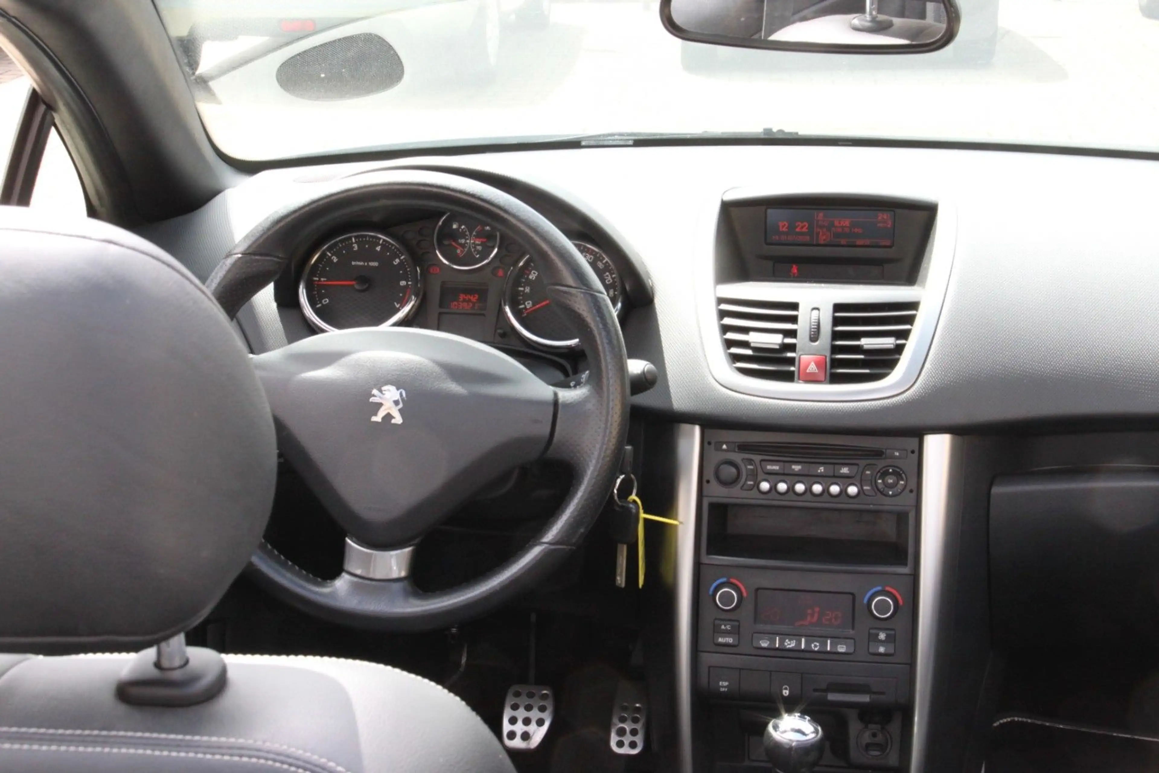 Peugeot 207 CC Cabrio-Coupe Allure Leder / Klima — photo 11