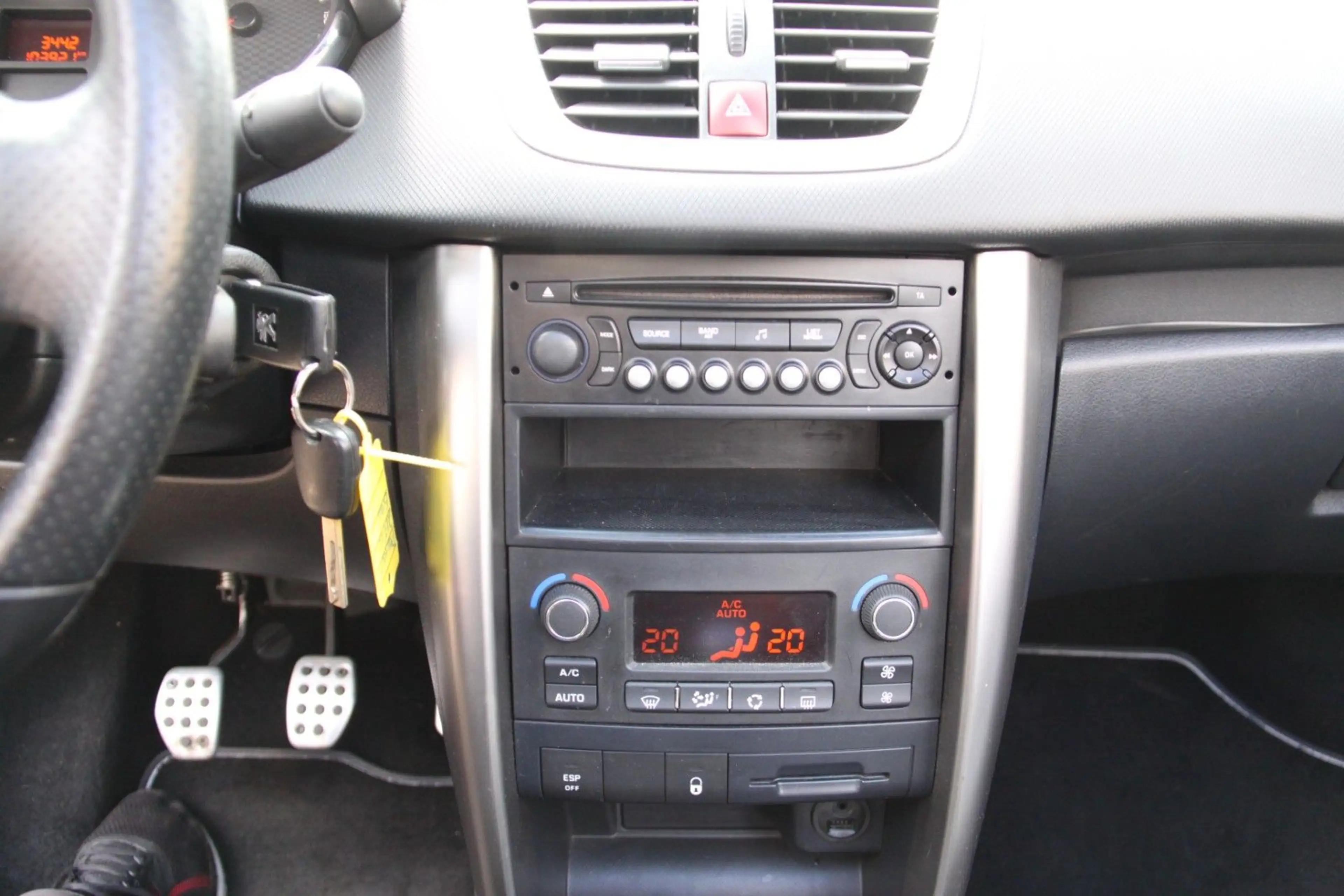 Peugeot 207 CC Cabrio-Coupe Allure Leder / Klima — photo 12