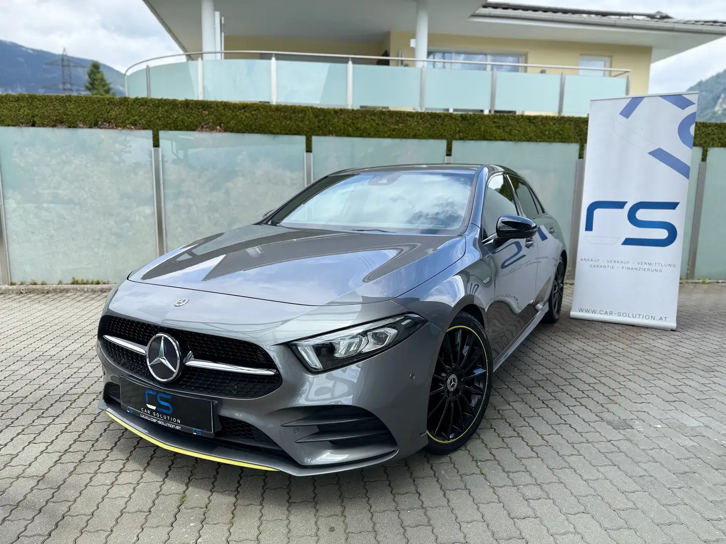 Mercedes-Benz A 180 d Aut. AMG Line/EDITION ONE/LED/Spurh./Premium P./ Grau - 2