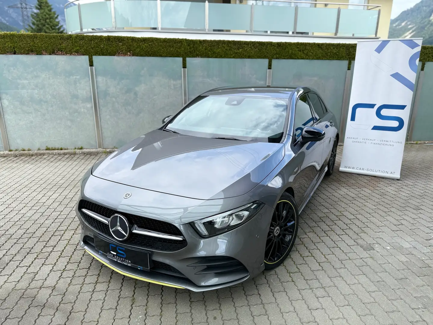Mercedes-Benz A 180 d Aut. AMG Line/EDITION ONE/LED/Spurh./Premium P./ Grau - 1