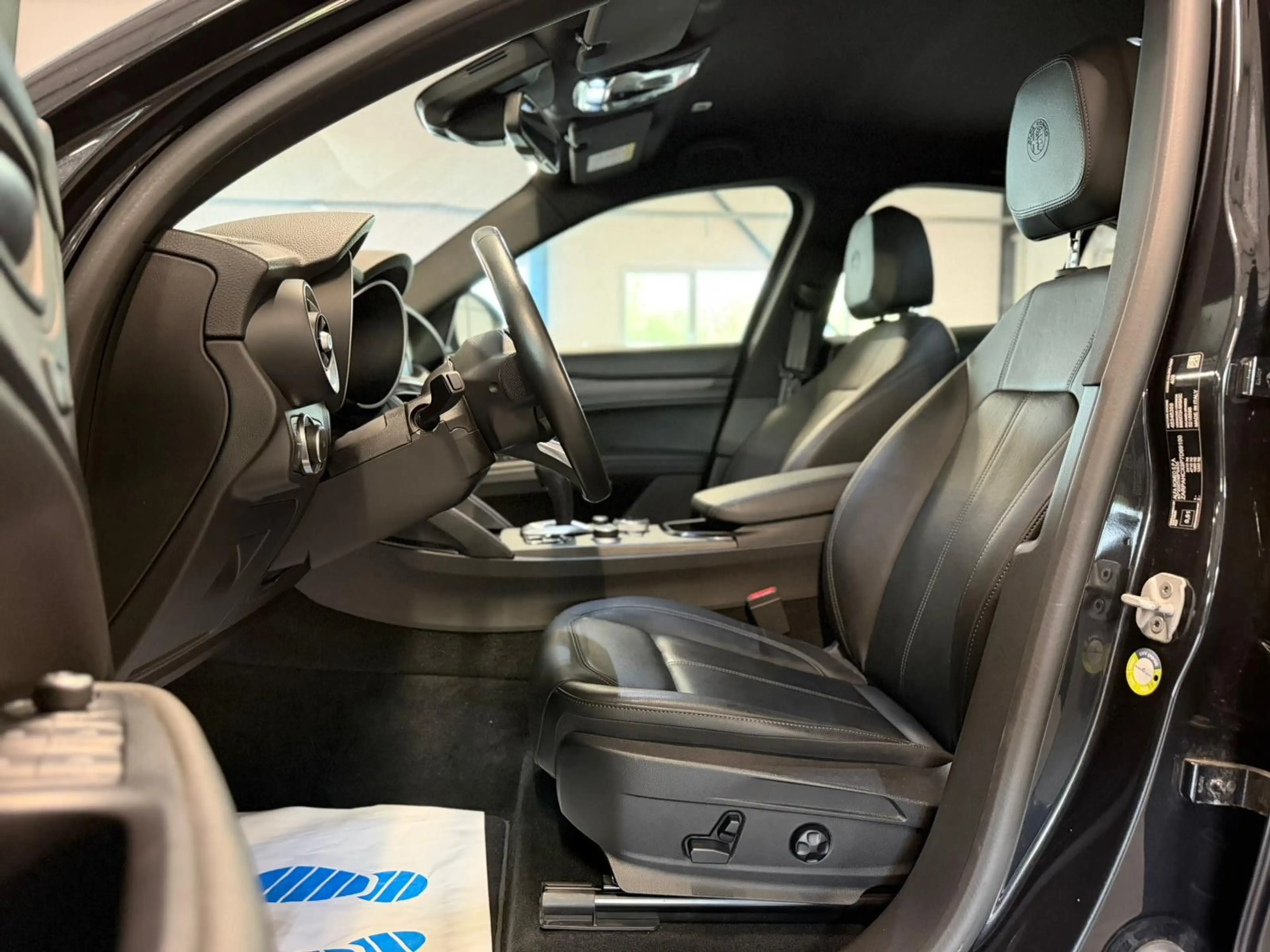 Alfa Romeo Stelvio Ti Q4 MATRIX+MEMO+ACC+KAM+TOTW+CARPLAY — photo 7