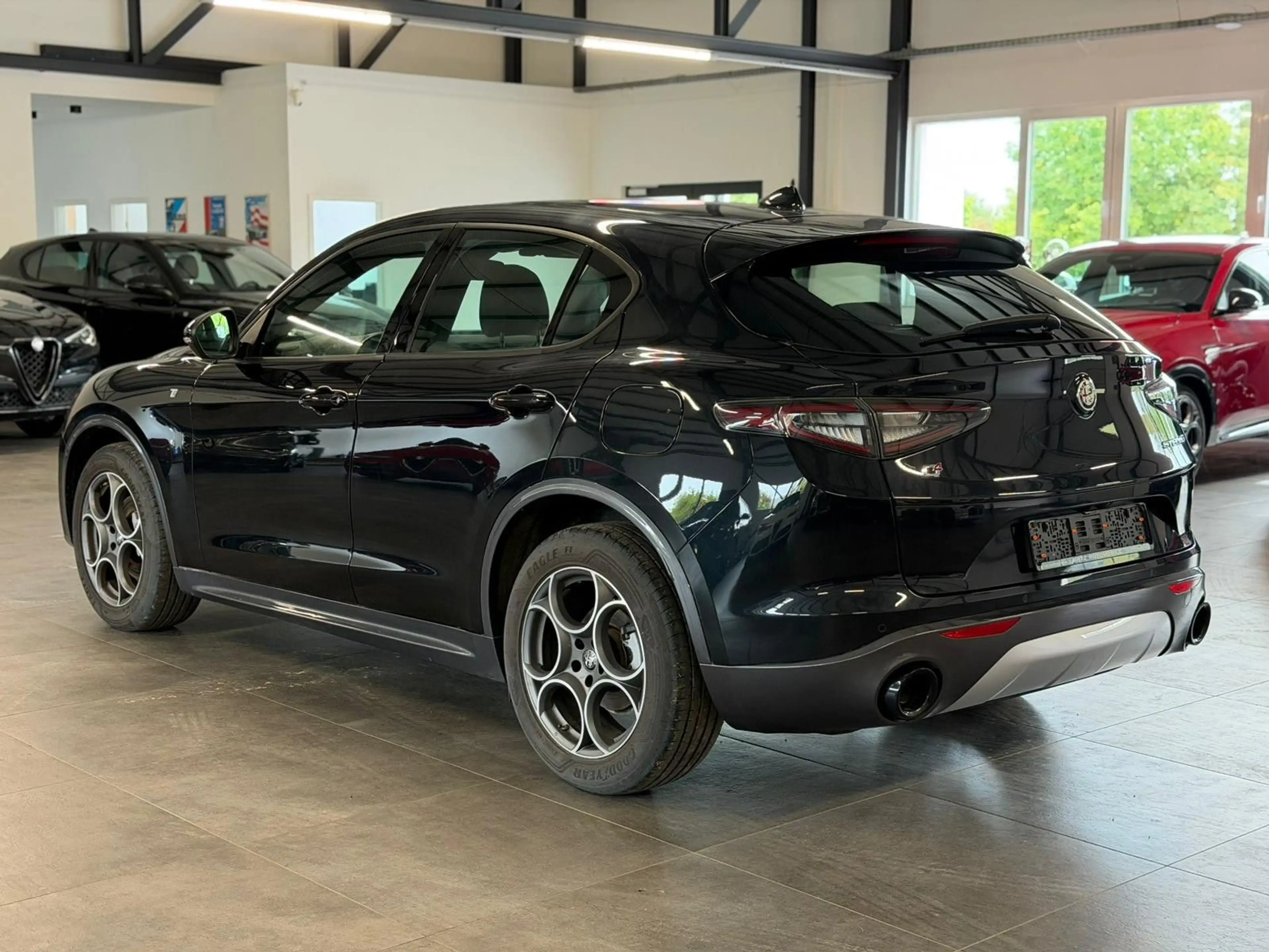 Alfa Romeo Stelvio Ti Q4 MATRIX+MEMO+ACC+KAM+TOTW+CARPLAY — photo 4