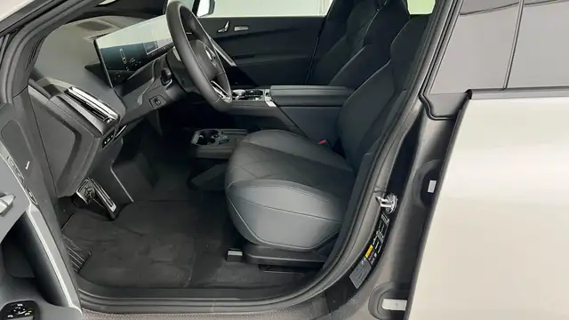 BMW iX xDrive45 Ansicht 13