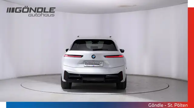 BMW iX xDrive45 Ansicht 4