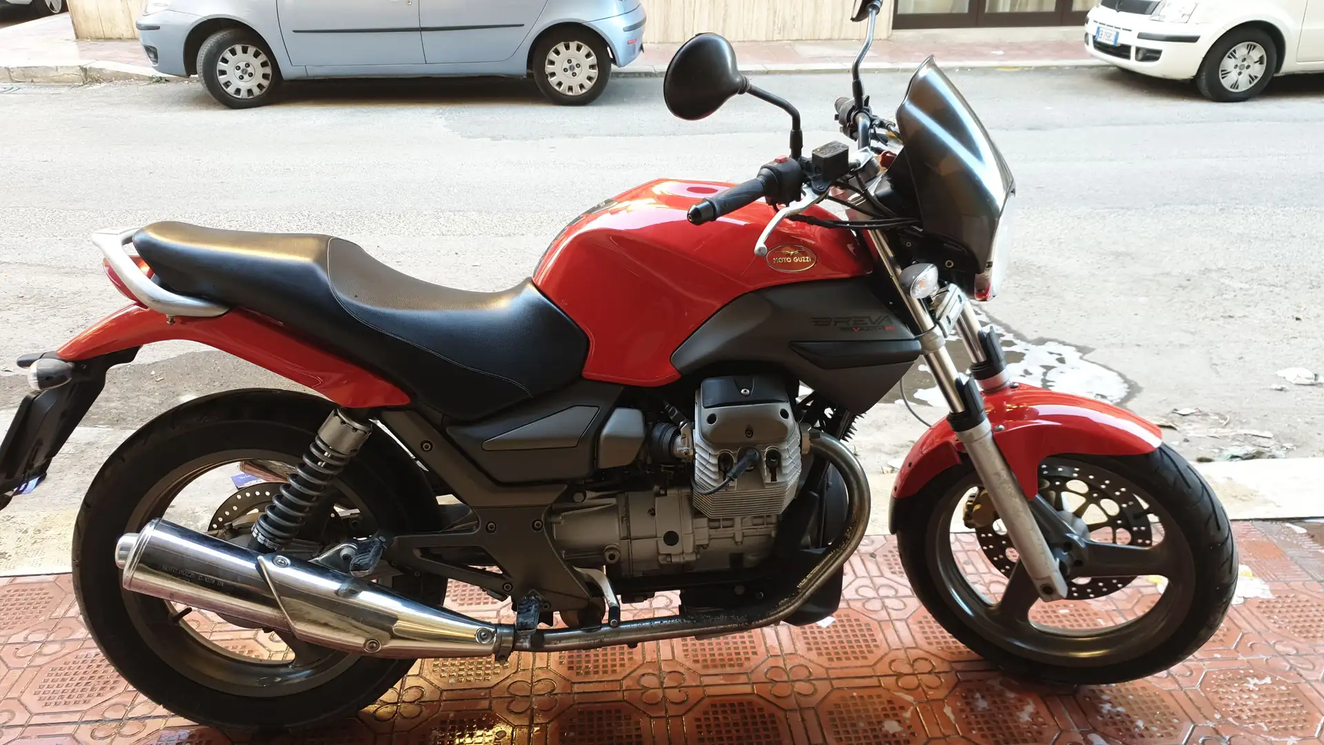 Moto Guzzi Breva 750 Rojo - 1