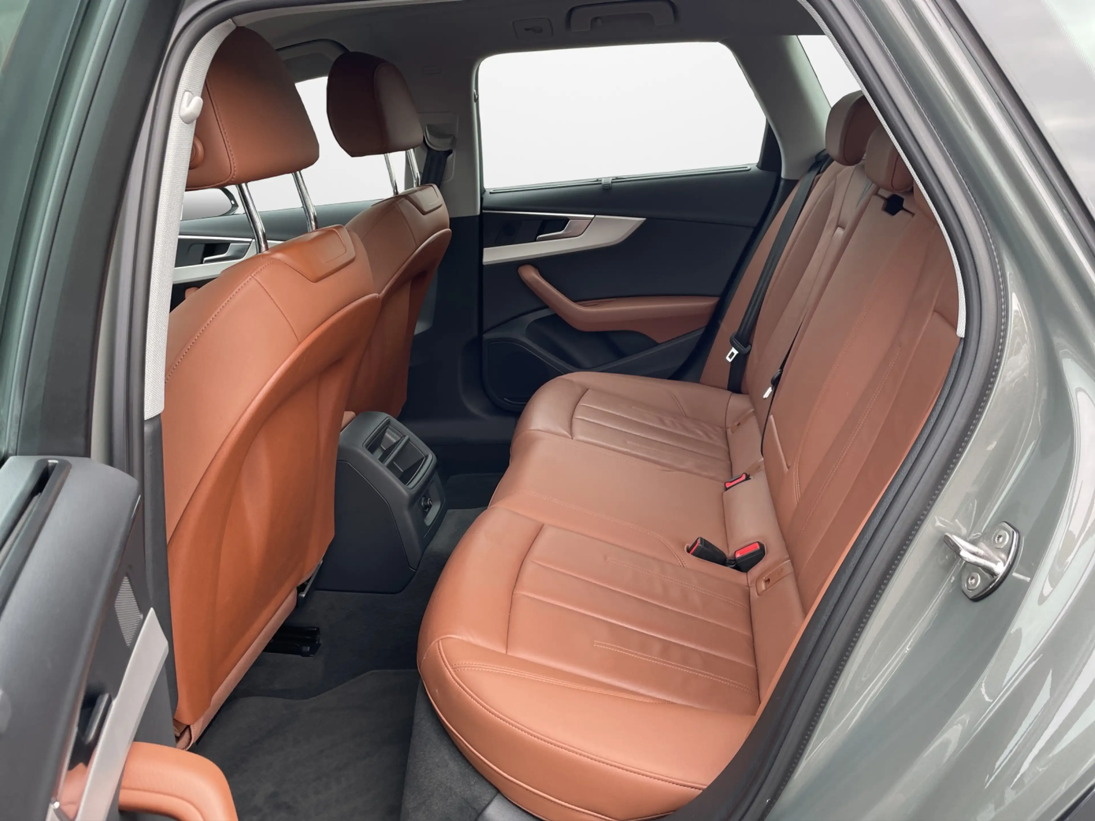 Audi A4 allroad 40 TDI S tronic quattro — photo 11