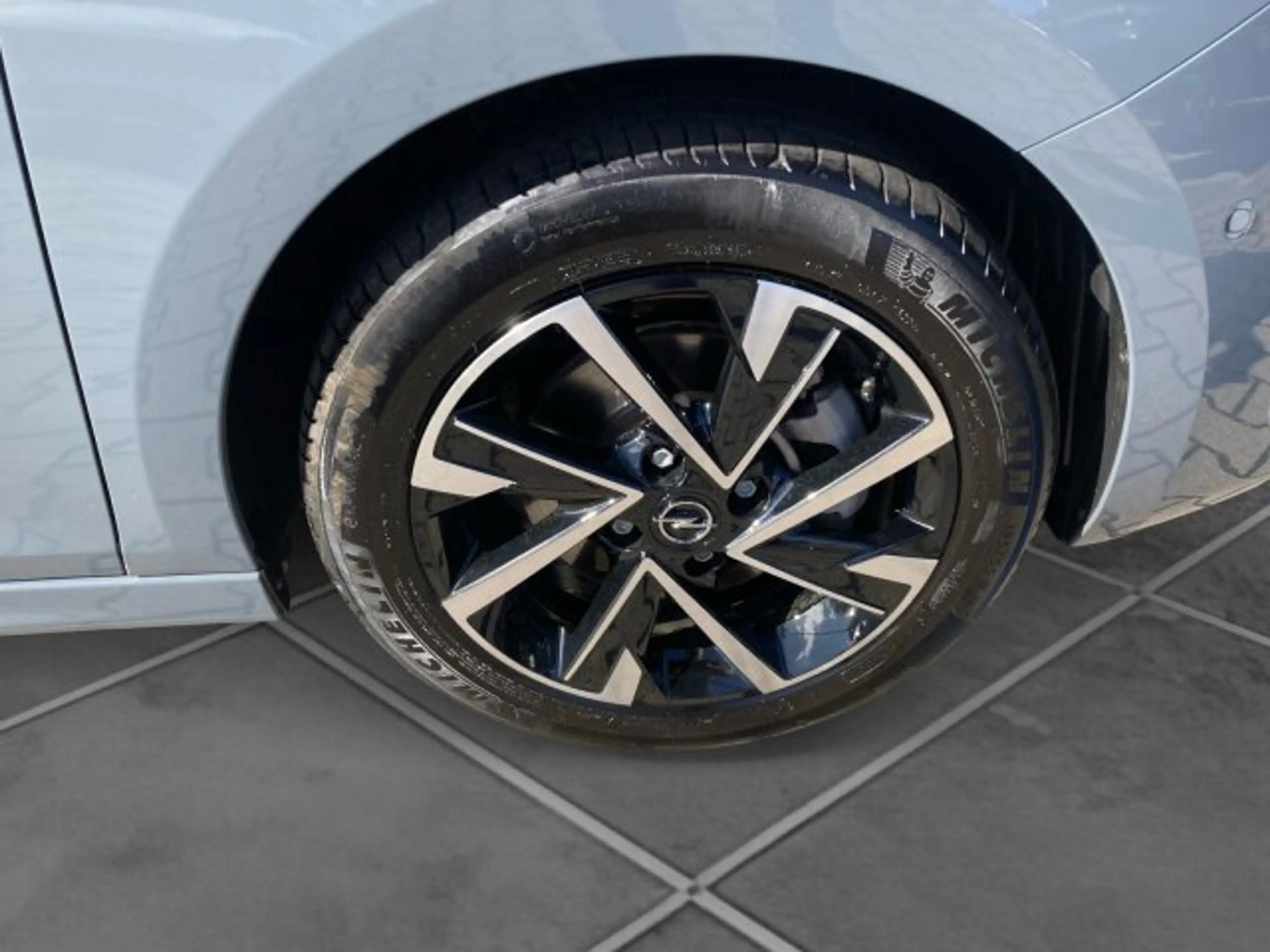 Opel Corsa F 1.2 Turbo GS Klimaautomatik Sitzheizung 100PS  GS Line — photo 4