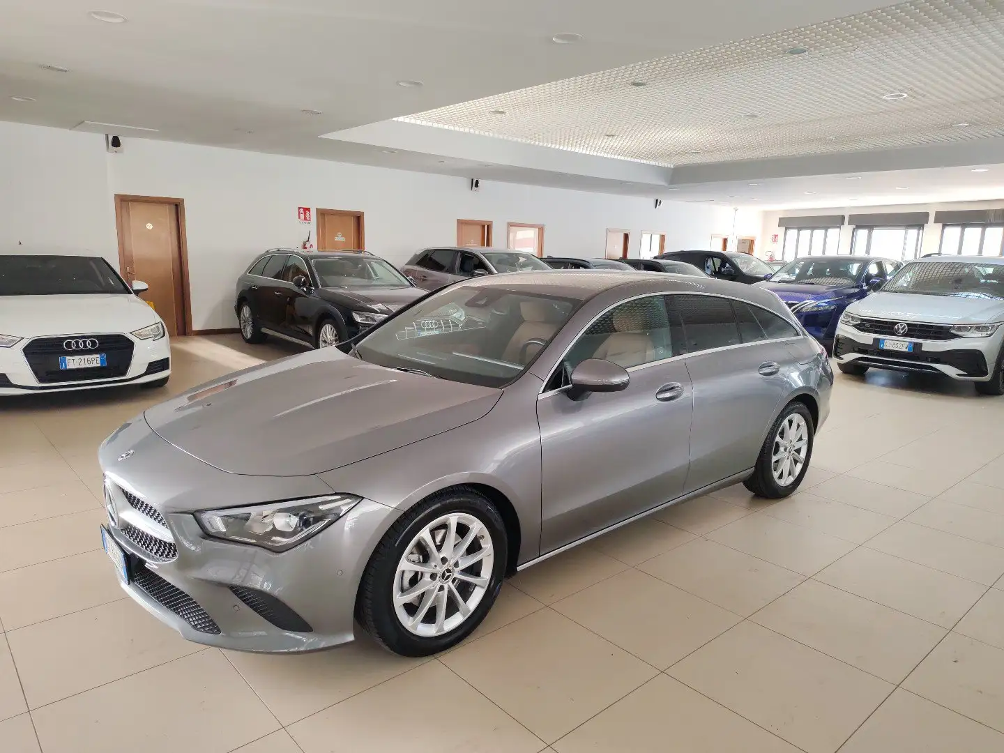 Mercedes-Benz CLA 200 d 150cv auto SB Pelle Navi Cruise Fari LED DAB Grigio - 1