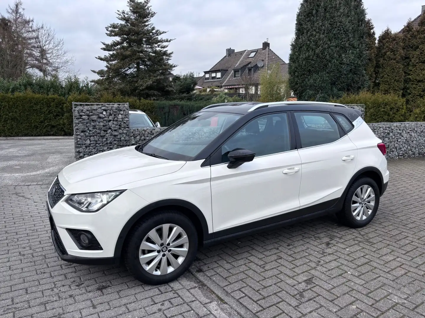 SEAT Arona Xcellence Navi Sitzh.Tempom.PDC Kamera DAB Weiß - 1