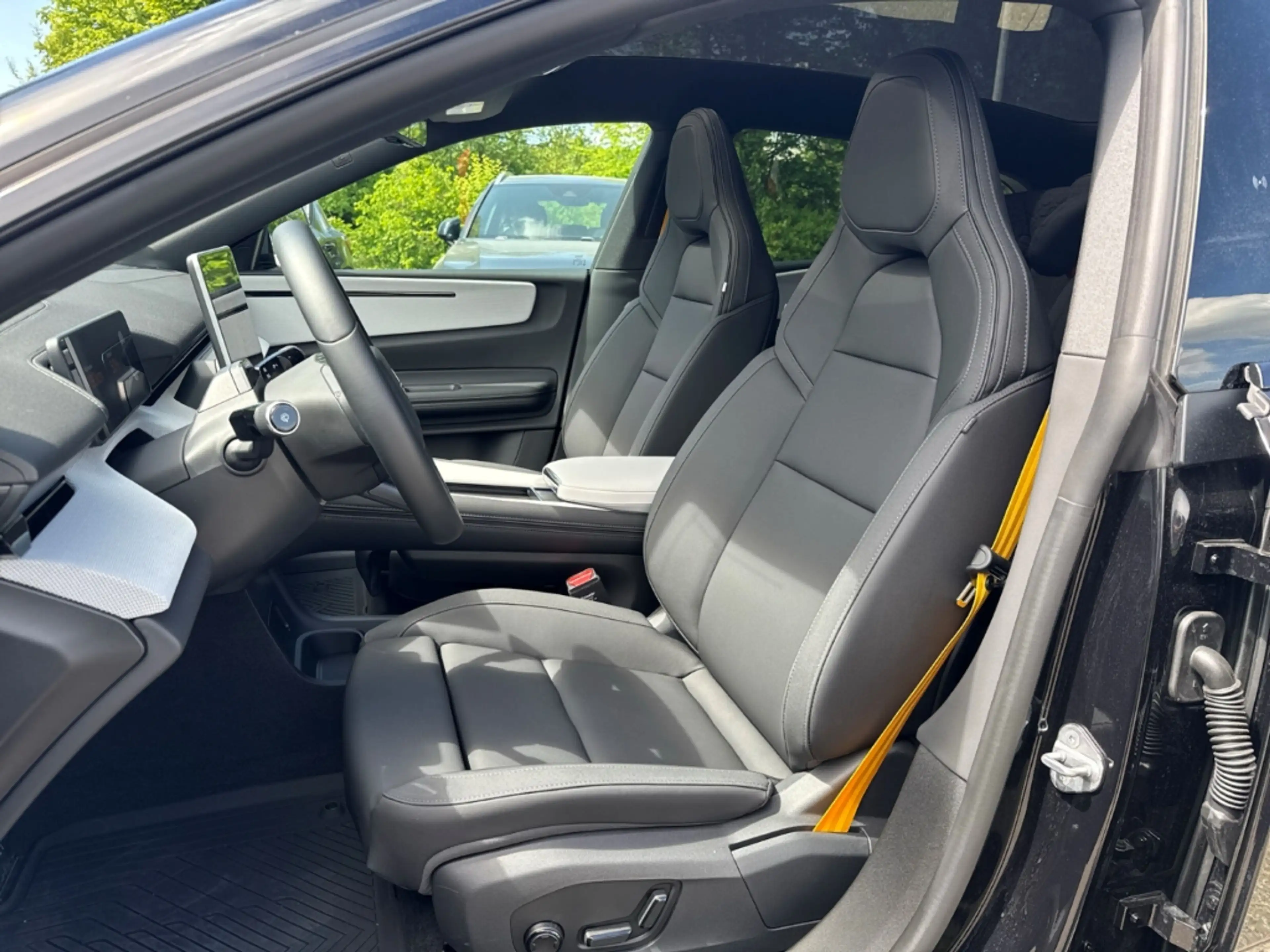 Polestar 4 Long Range Dual Elektro 100kWh HUD StandHZG Navi M — photo 12