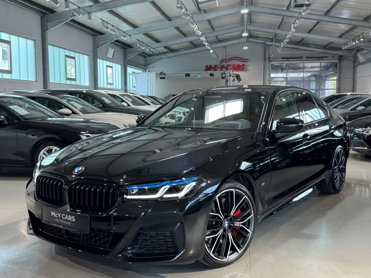 BMW 540 d xDrive M Sport*AHK*LED*HARMAN KARDON*MWST* Negro - 1