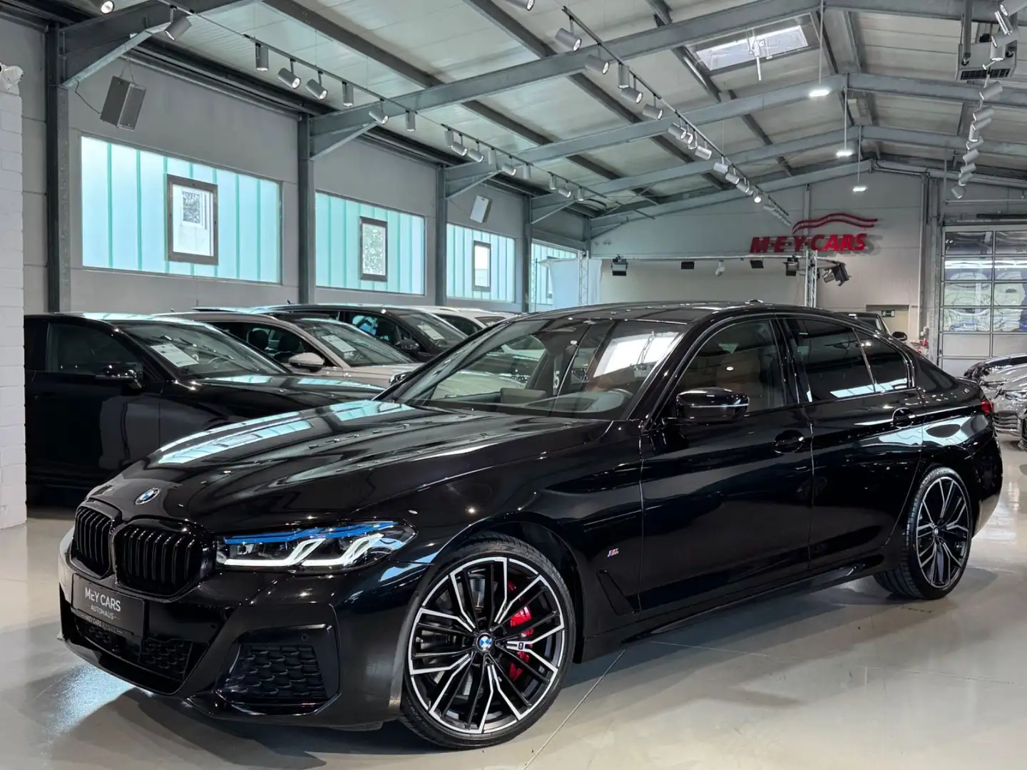 BMW 540 d xDrive M Sport*AHK*LED*HARMAN KARDON*MWST* Negro - 2