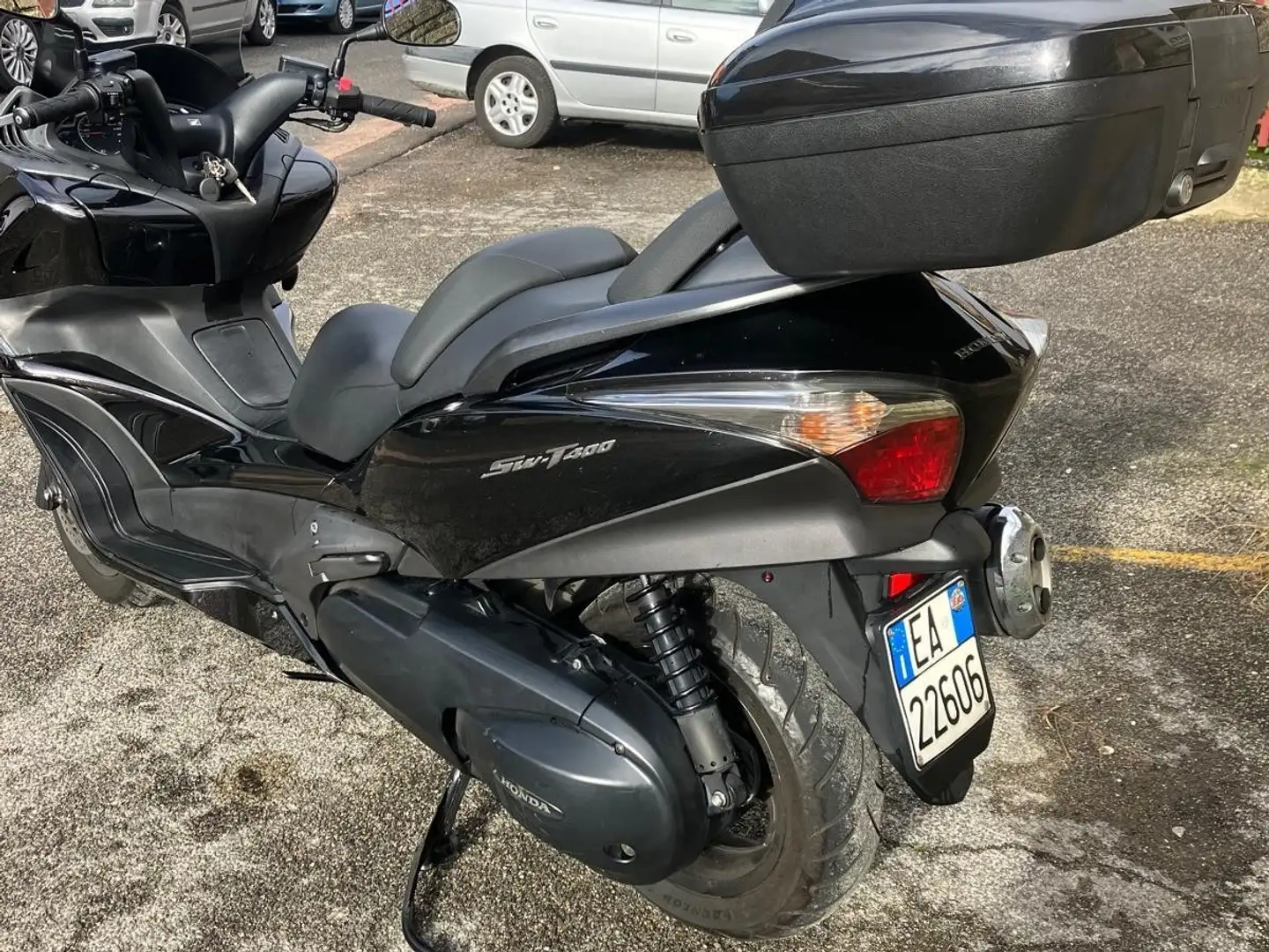 Honda SW-T 400 Negru - 1