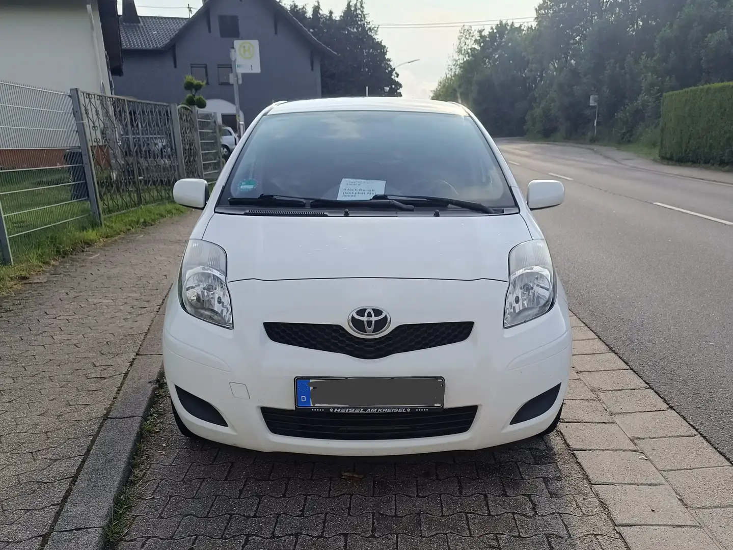 Toyota Yaris Yaris  5-Türer 1.0 VVT-i Weiß - 1