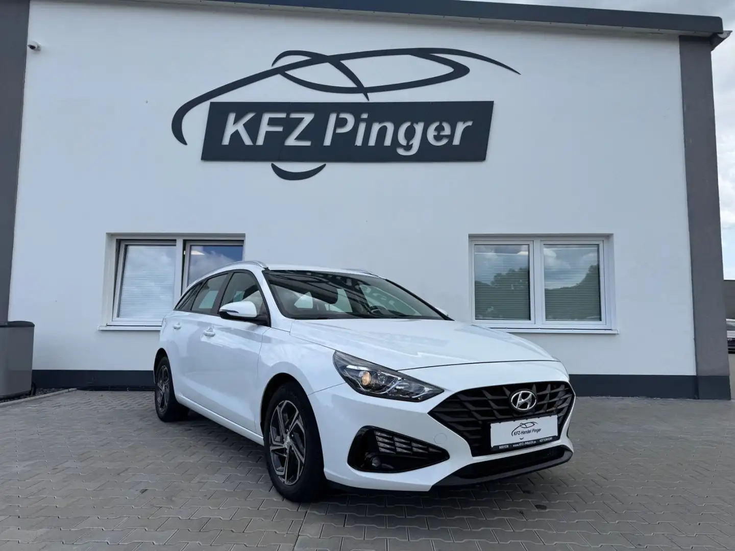 Hyundai i30 cw Trend Mild-Hybrid Blanc - 1