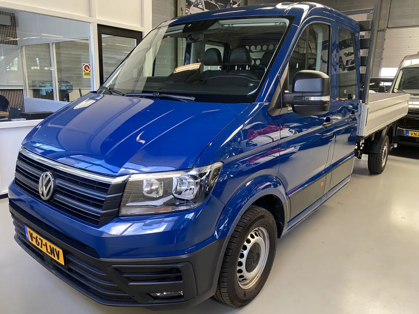 Volkswagen Crafter 35 2.0 TDI L4 EL DC Highline Cruise, Carplay, Navi Blauw - 1