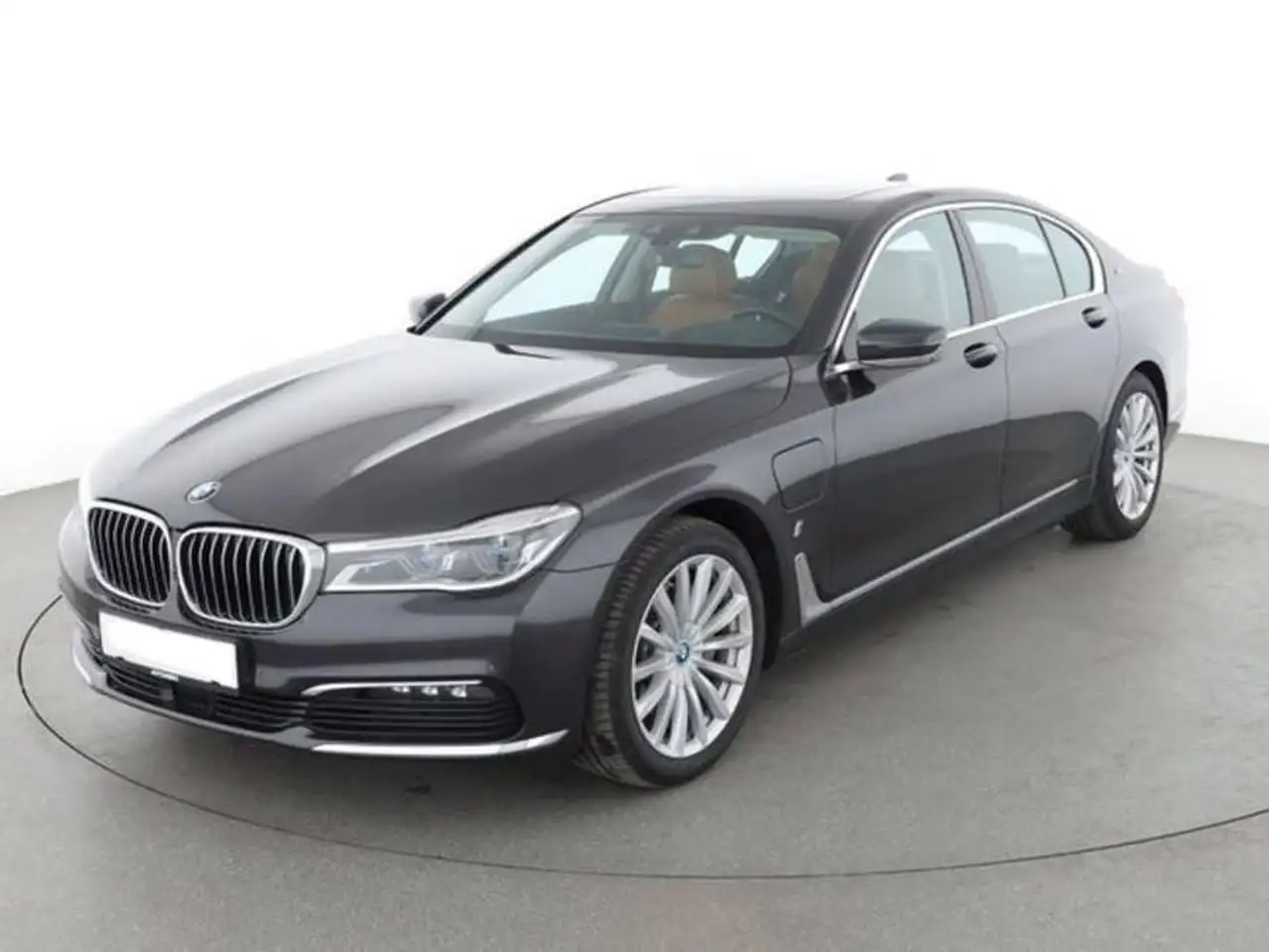 BMW 740
