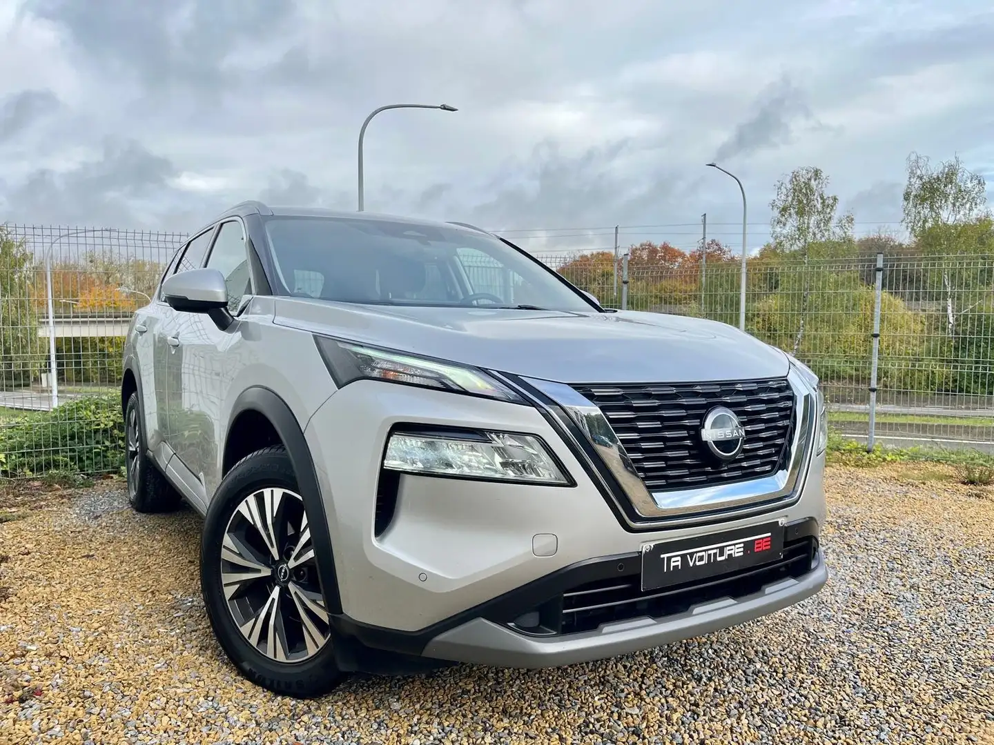 Nissan X-Trail 1.5 MHEV N-Connecta 7pl./BOITE-AUTO/CAMERA360/ACC Gris - 1