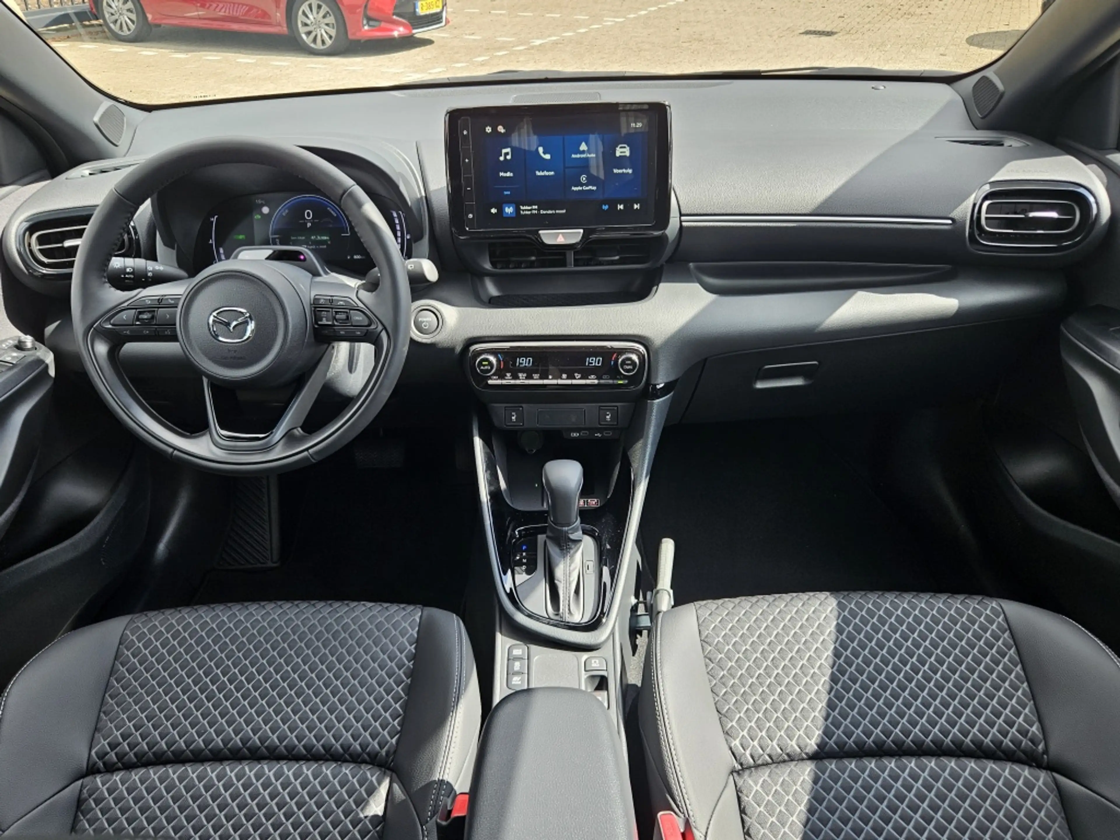 Mazda 2 Hybrid 1.5 Homura / Nieuwe kleur: Fern Green / DEM — photo 17