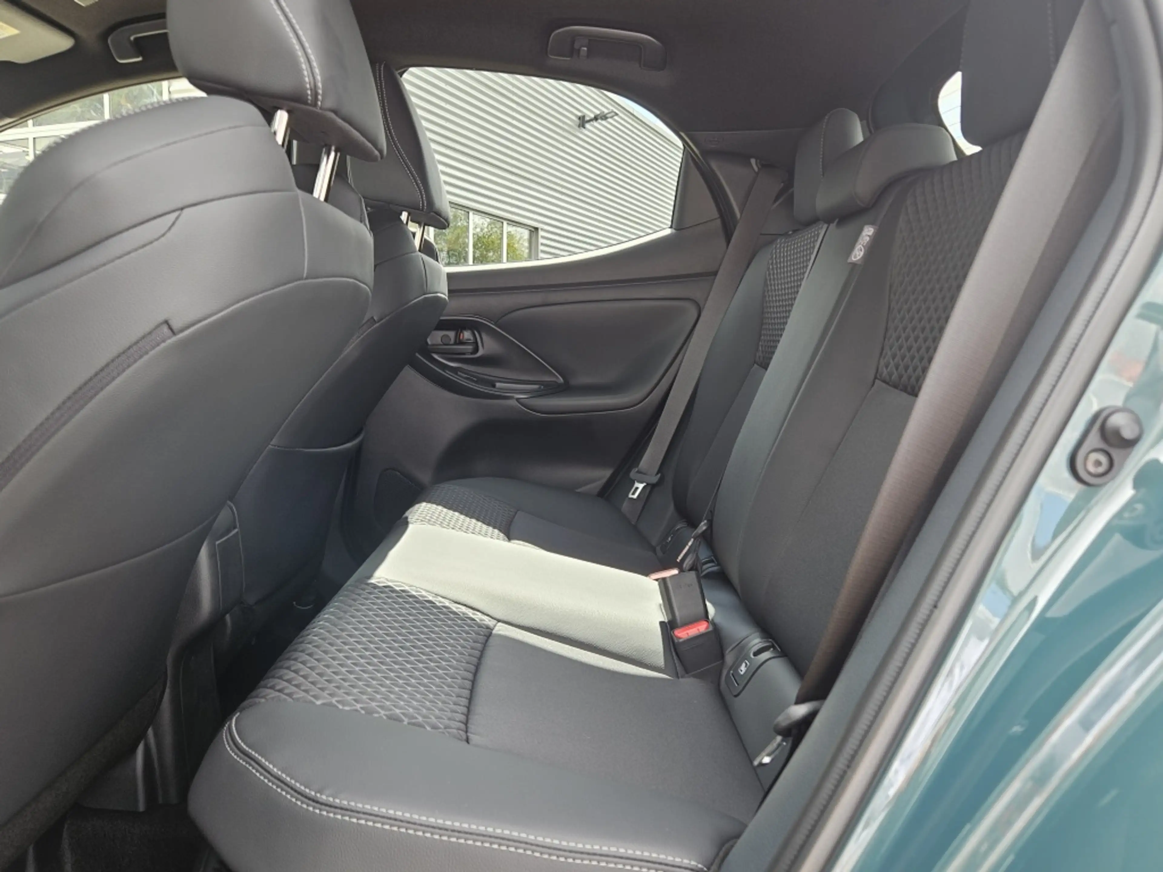 Mazda 2 Hybrid 1.5 Homura / Nieuwe kleur: Fern Green / DEM — photo 16