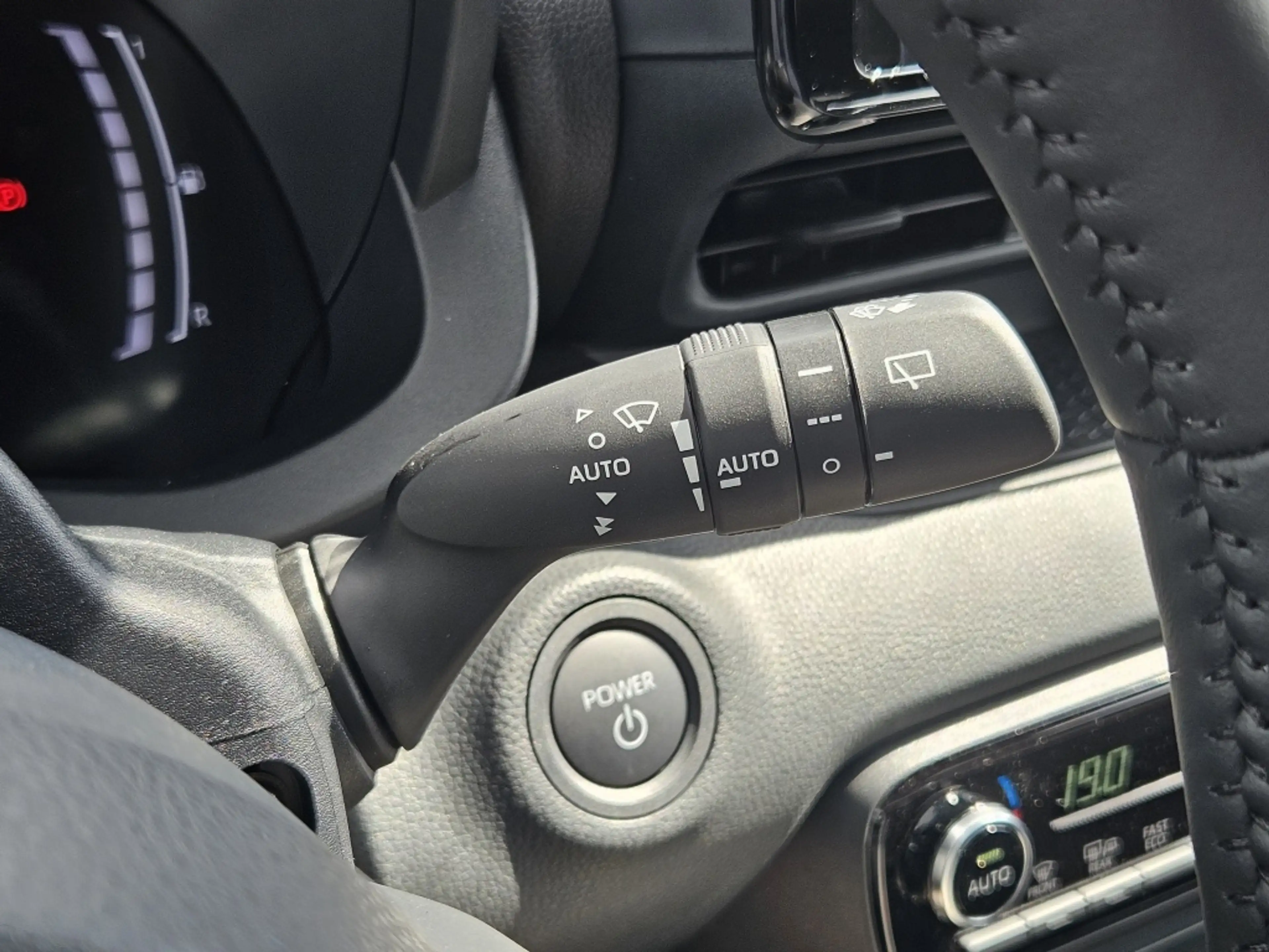 Mazda 2 Hybrid 1.5 Homura / Nieuwe kleur: Fern Green / DEM — photo 23