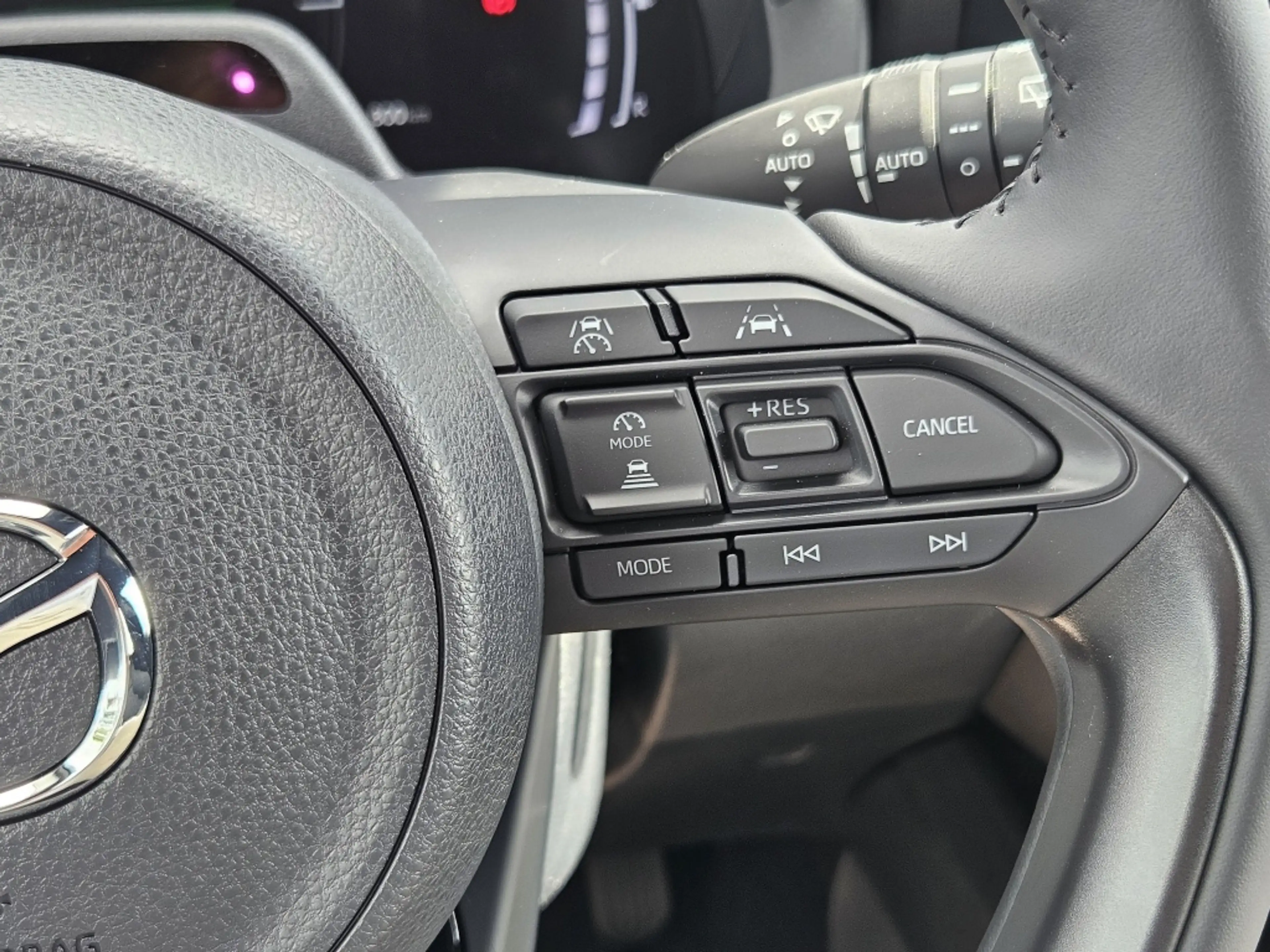 Mazda 2 Hybrid 1.5 Homura / Nieuwe kleur: Fern Green / DEM — photo 22