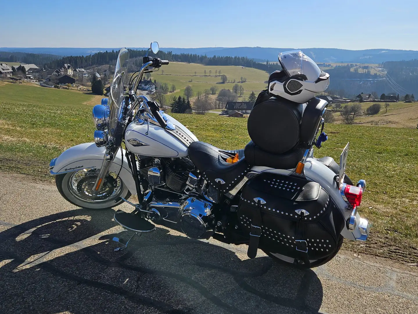 Harley-Davidson Heritage Softail Classic Белый - 1