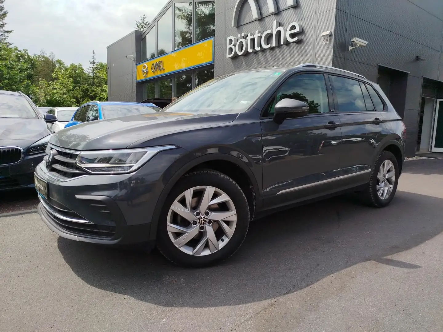 Volkswagen Tiguan Active 1.5 16V TSI ACT Android Auto Metal Grau - 2