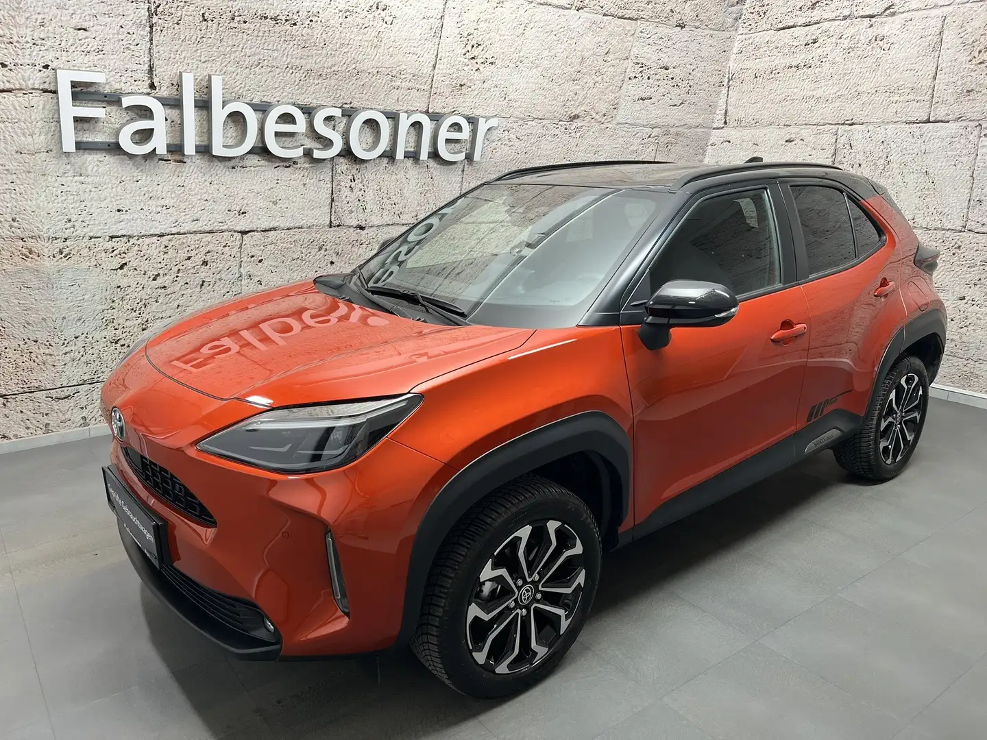 Toyota Yaris Cross 1,5 Hybrid Urban Spice "Sondermodell" Orange - 1