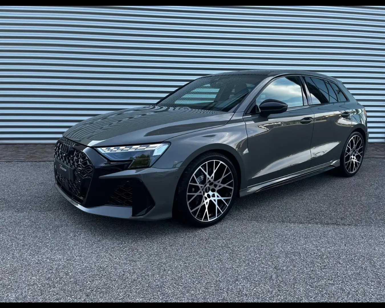 Audi RS3 RS 3 Sportback    294 kW S tronic - 1