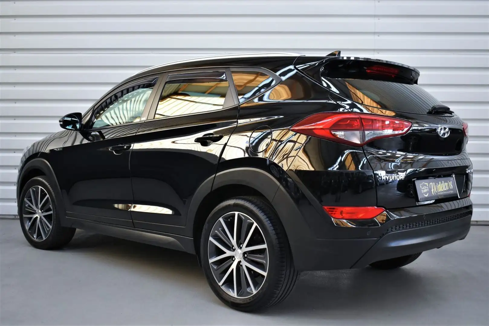 Hyundai TUCSON blue Passion AUTOMATIK*CARPLAY*KAMERA*8FACH*AHK Schwarz - 2