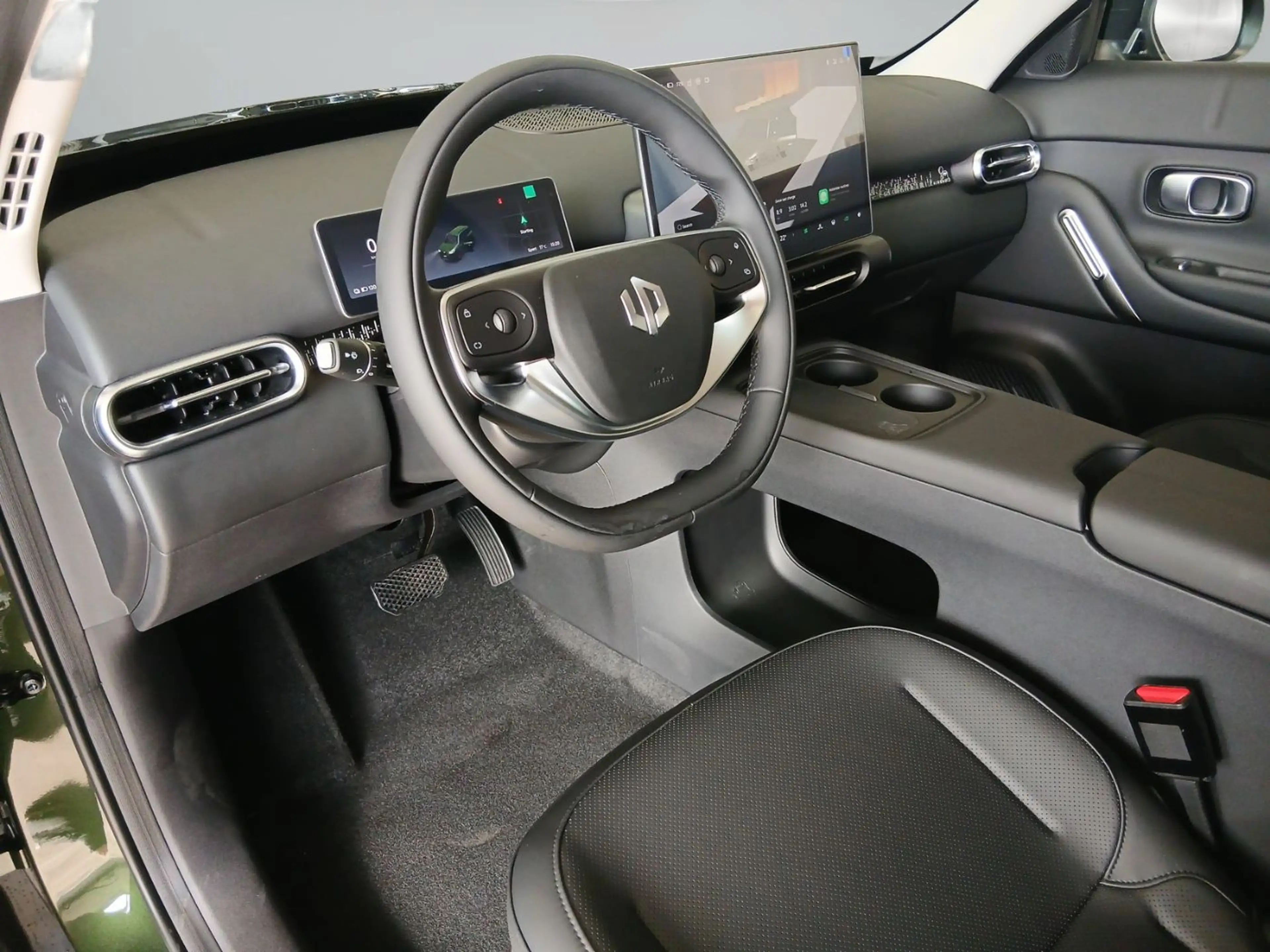 Leapmotor B03X Design ProMax Lenkrad-, Sitzheizung, Navi — photo 9