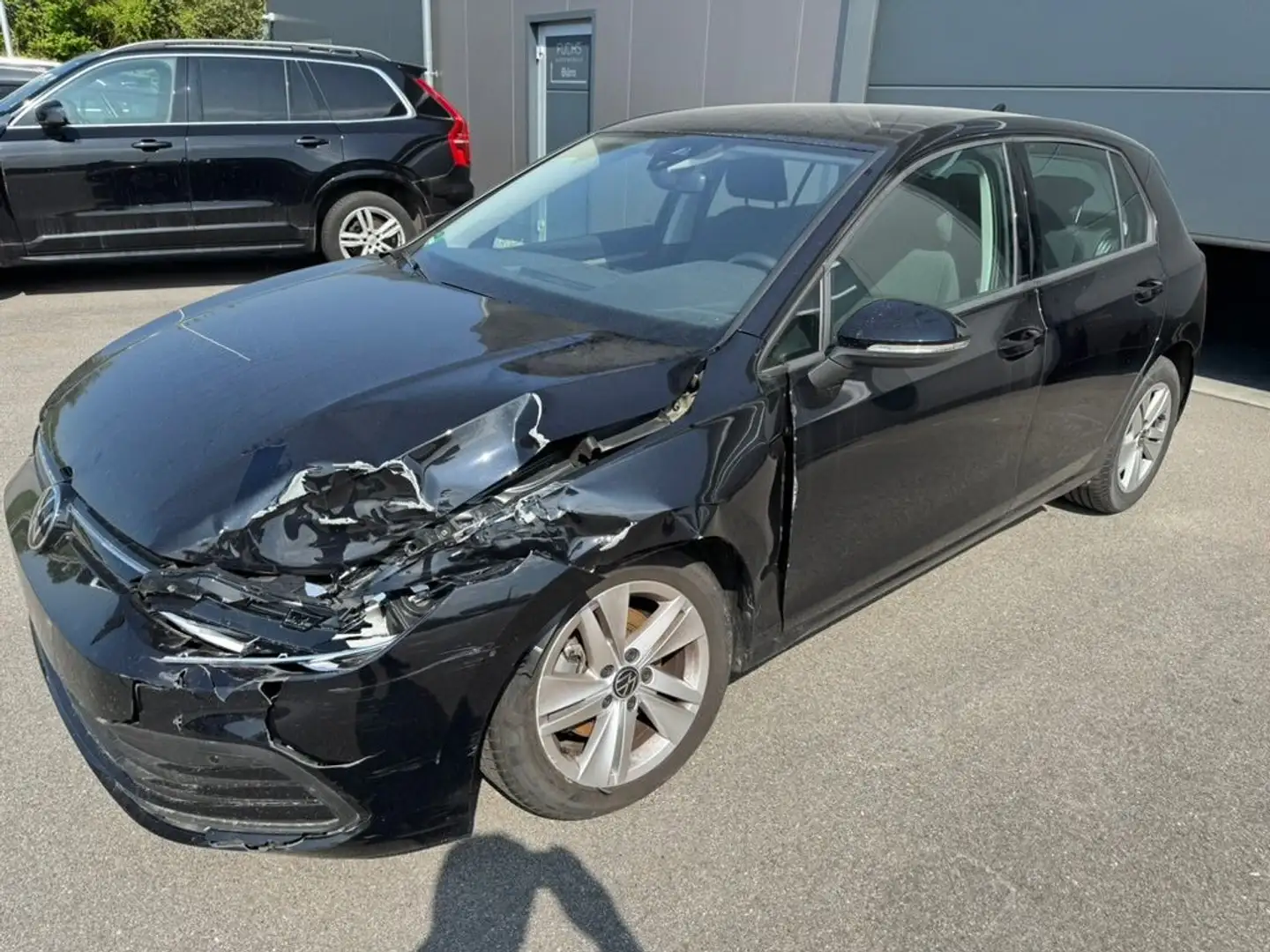 Volkswagen Golf VIII Lim. 1.5 TSI, Life Schwarz - 2