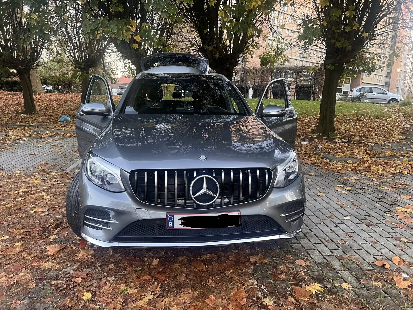 Mercedes-Benz GLC 250 4Matic 9G-TRONIC AMG Line - 1