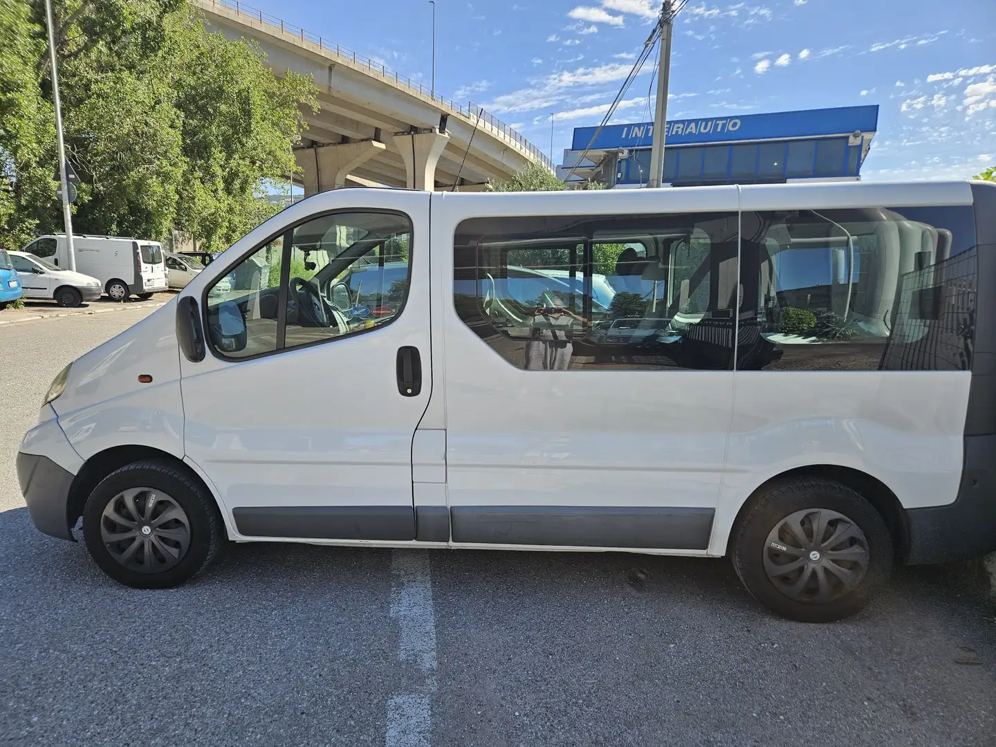 Opel Vivaro - 1