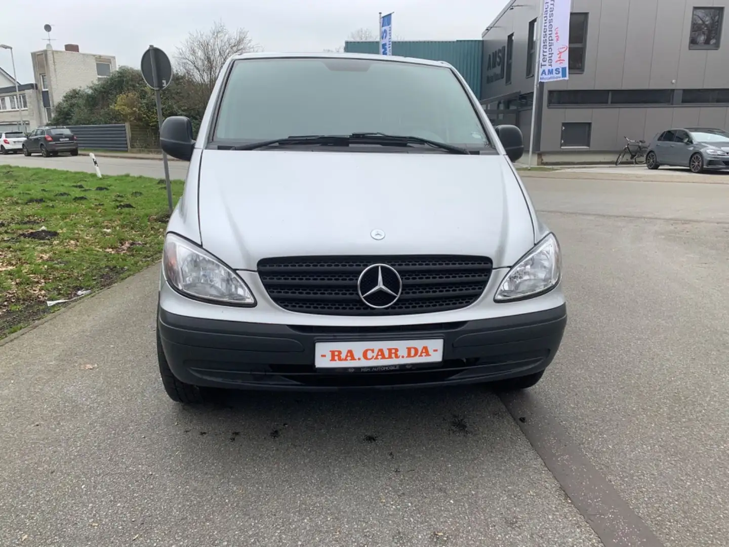 Mercedes-Benz Vito Kasten 115 CDI lang Argent - 1