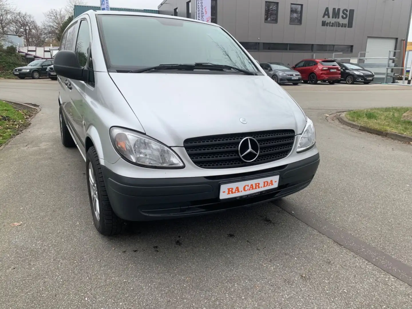 Mercedes-Benz Vito Kasten 115 CDI lang Argent - 2
