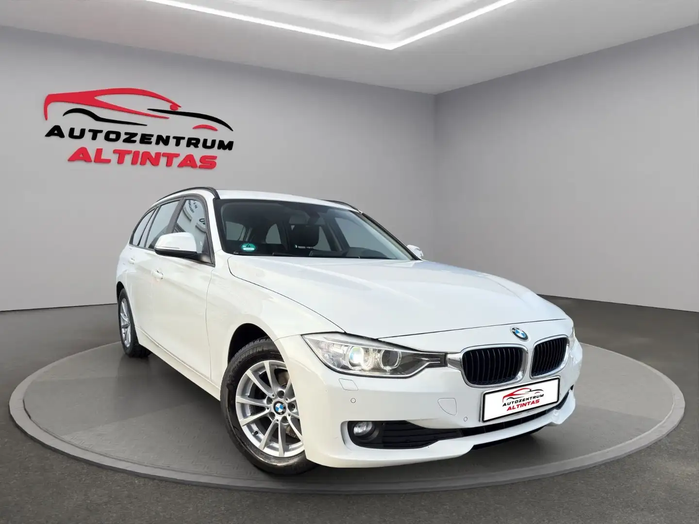 BMW 318 d Touring*KLIMA*NAVI*XEN*PDC*6-GANG*TÜV NEU* Weiß - 1