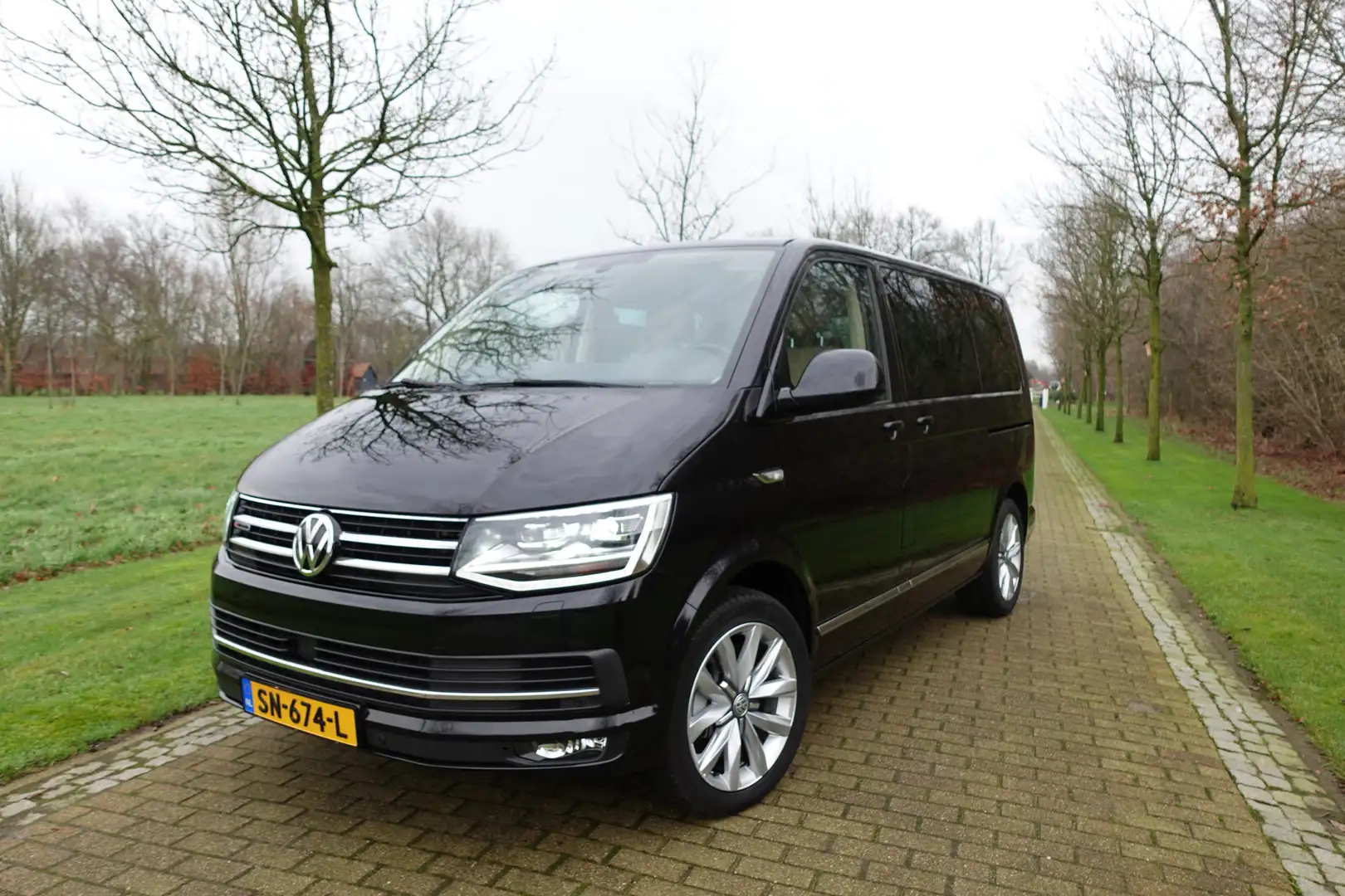 Volkswagen T6 Transporter Multivan 2.0 TDI L1H1 4Motion Highline | DSG | Sch Noir - 1